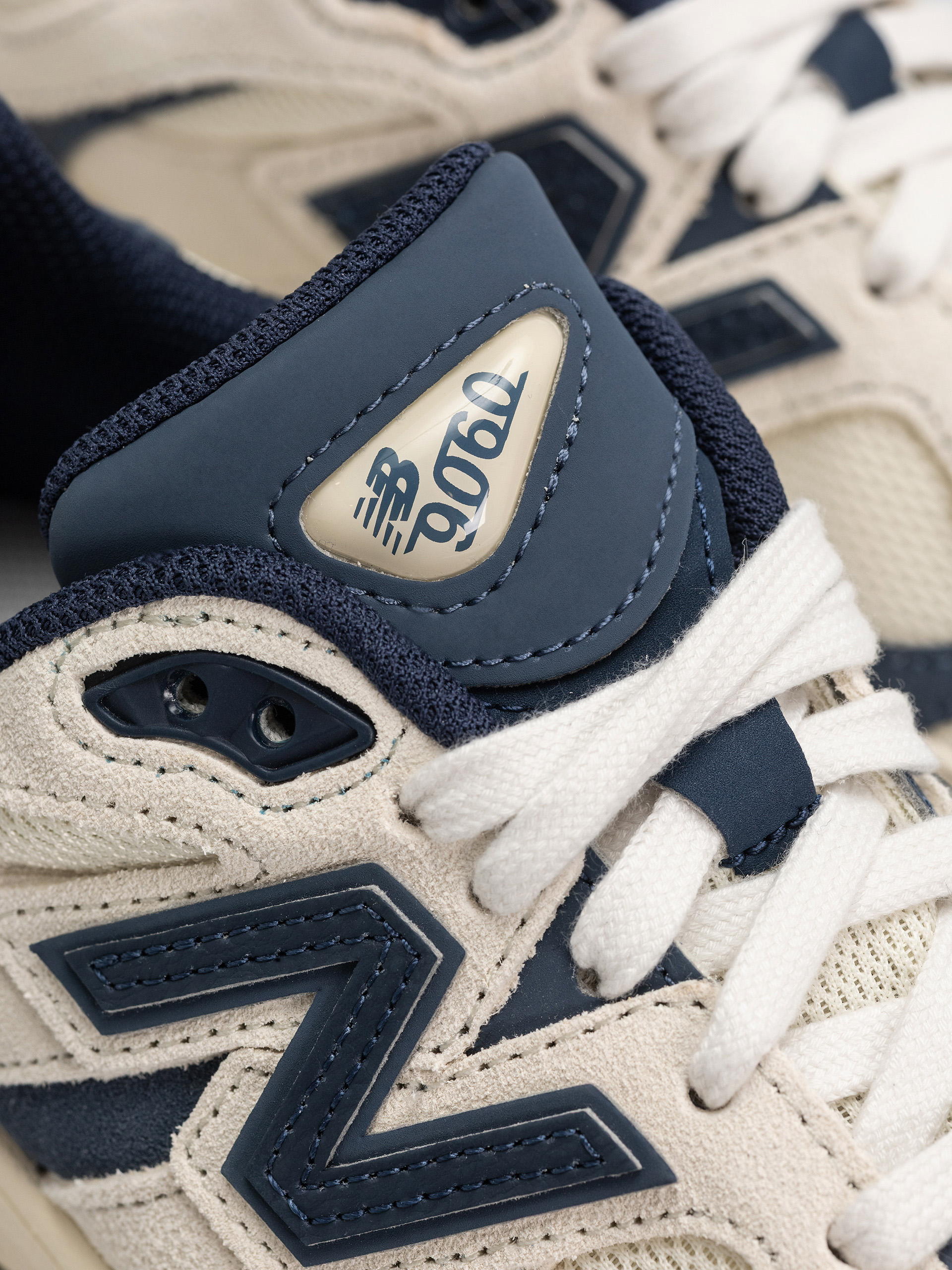 New Balance 9060 JR Shoes (nb navy/linen)
