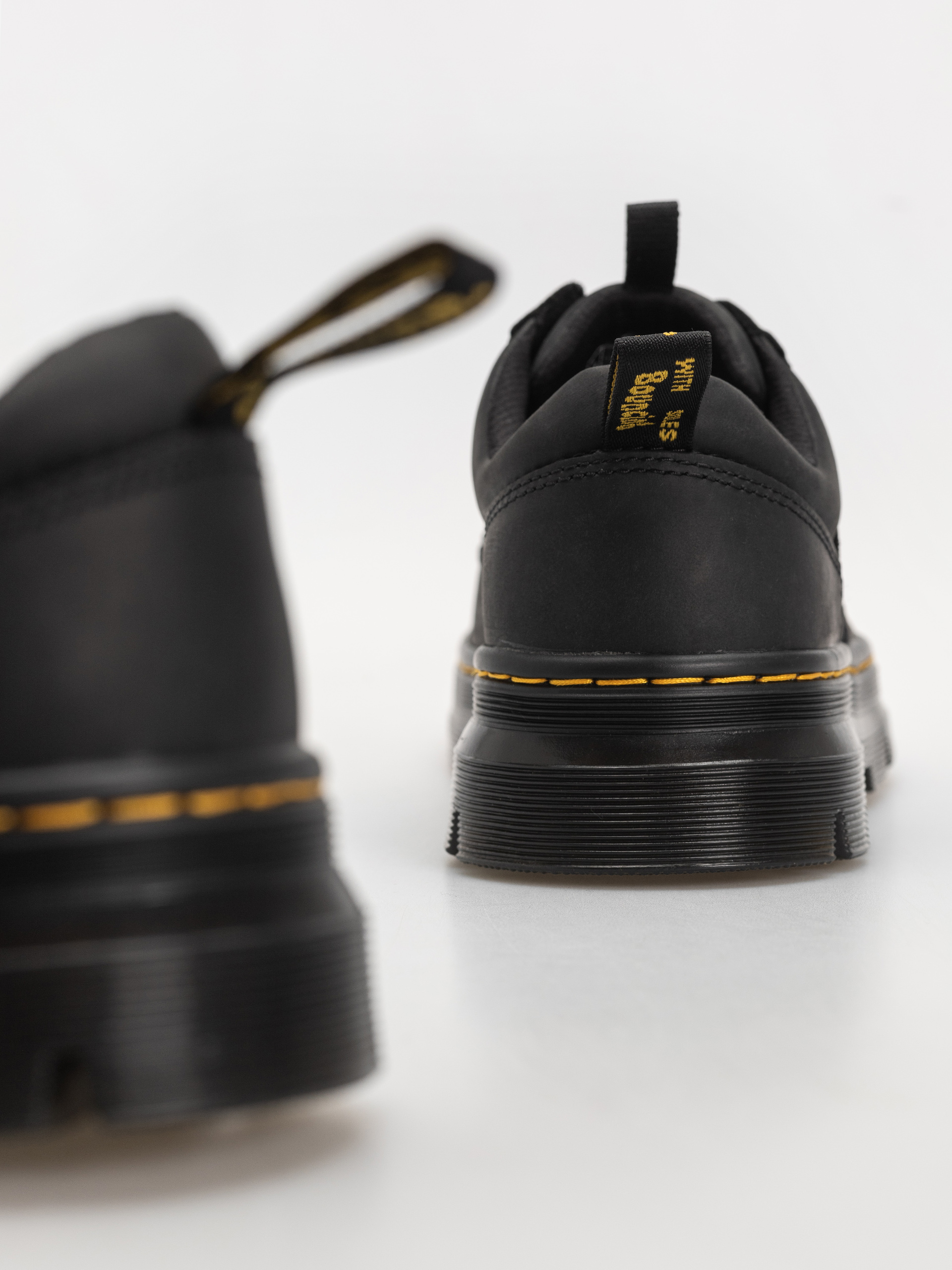 Dr. Martens Reeder Leather Shoes (black)
