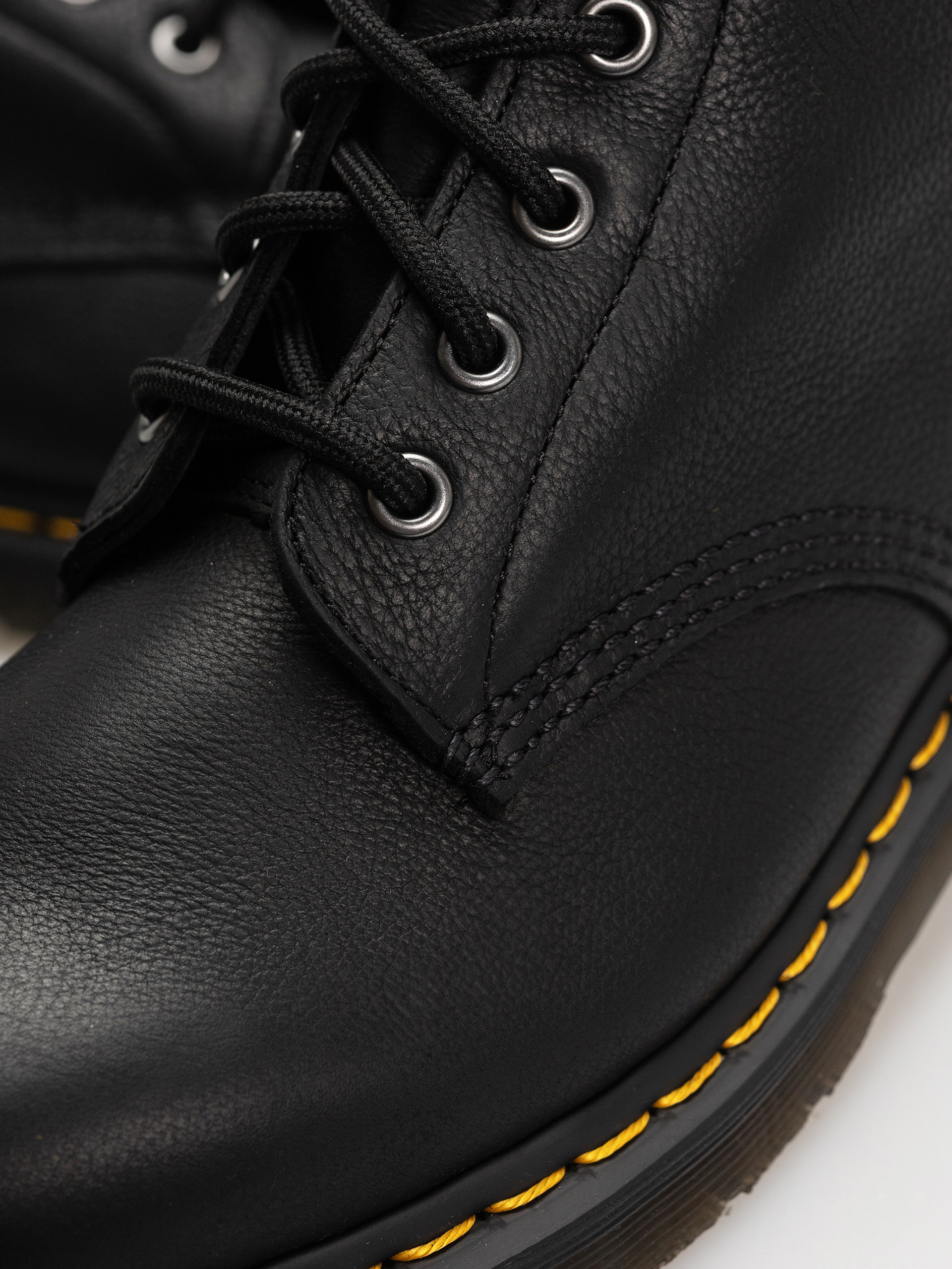 Dr. Martens 101 UB Shoes (black)