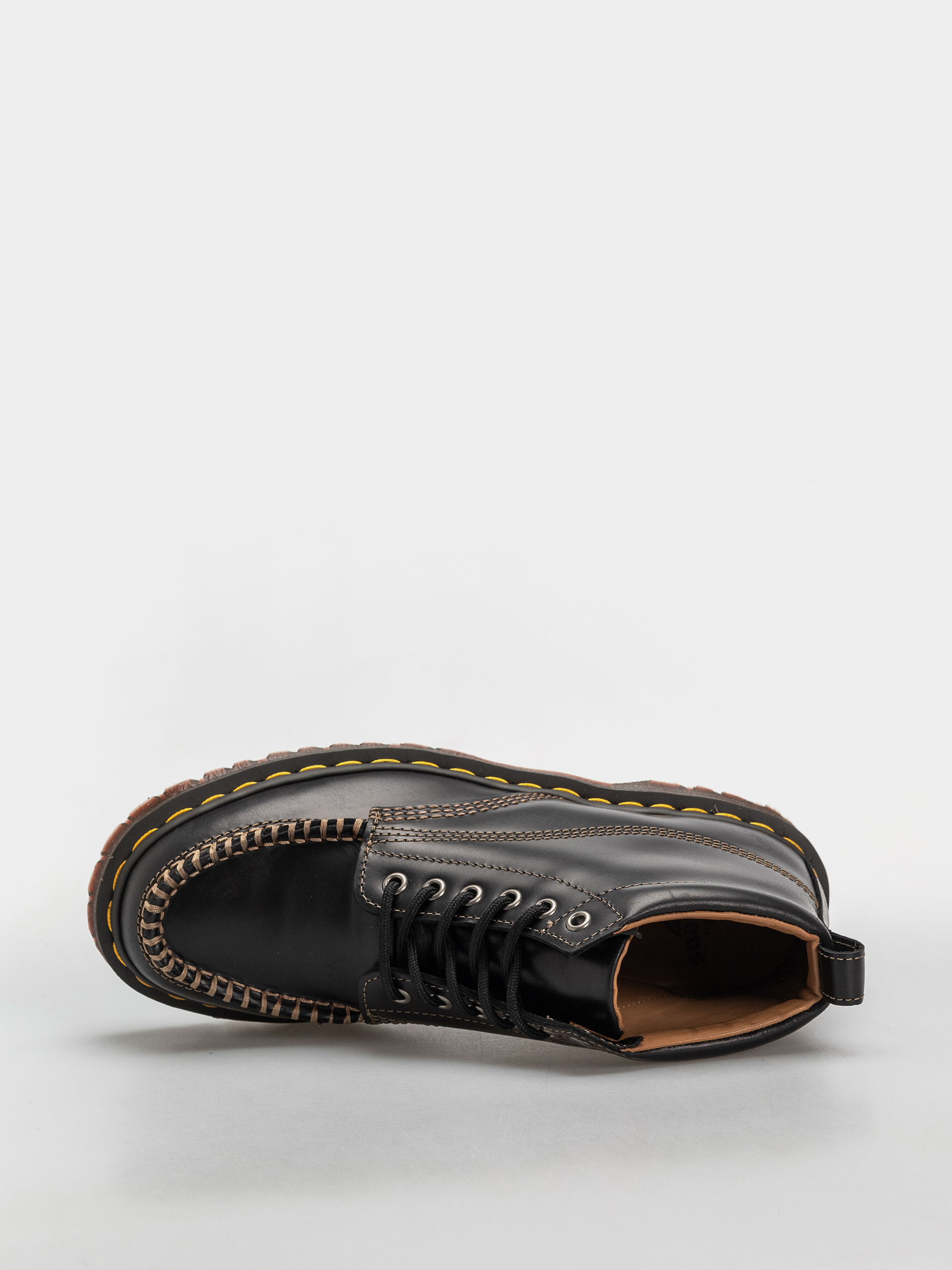 Dr. Martens Lowell Chukka Shoes (black )
