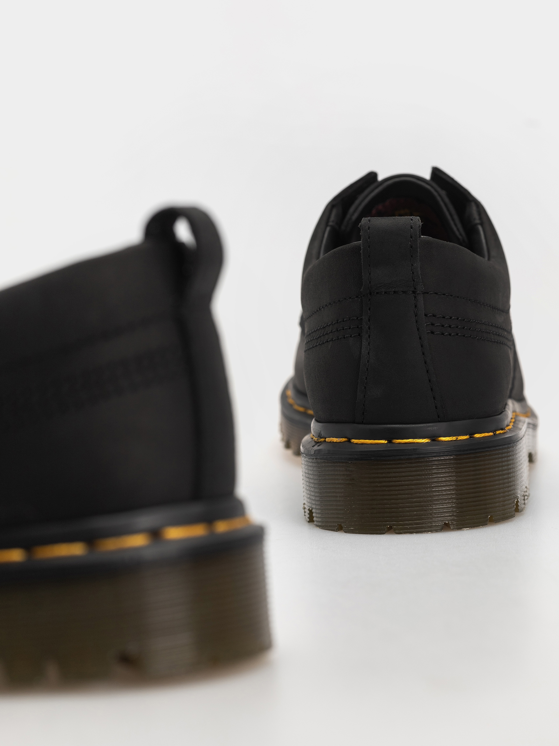 Dr. Martens Lowell Shoes (black)