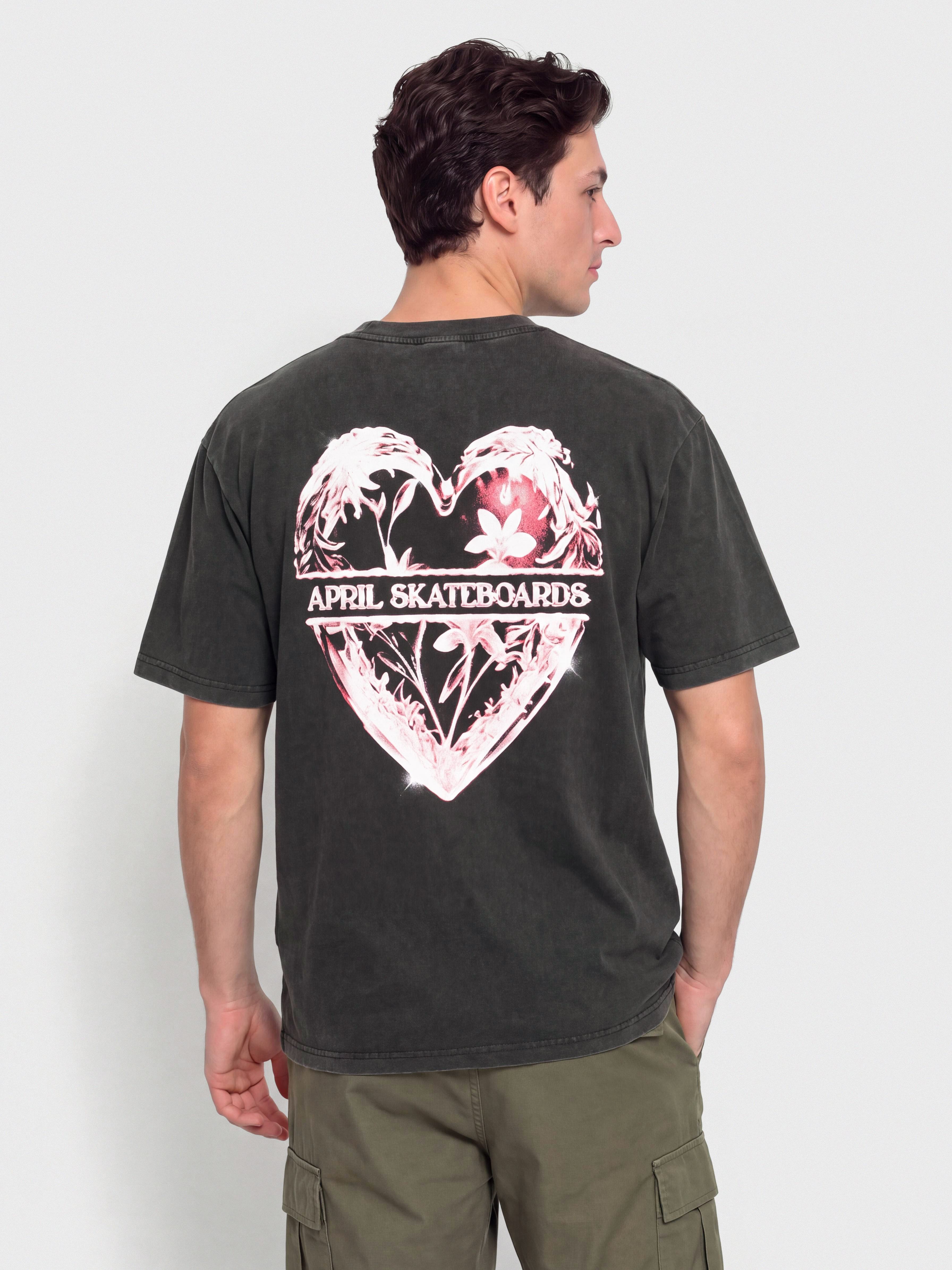 April Skateboards Heart T-Shirt (vintage black)