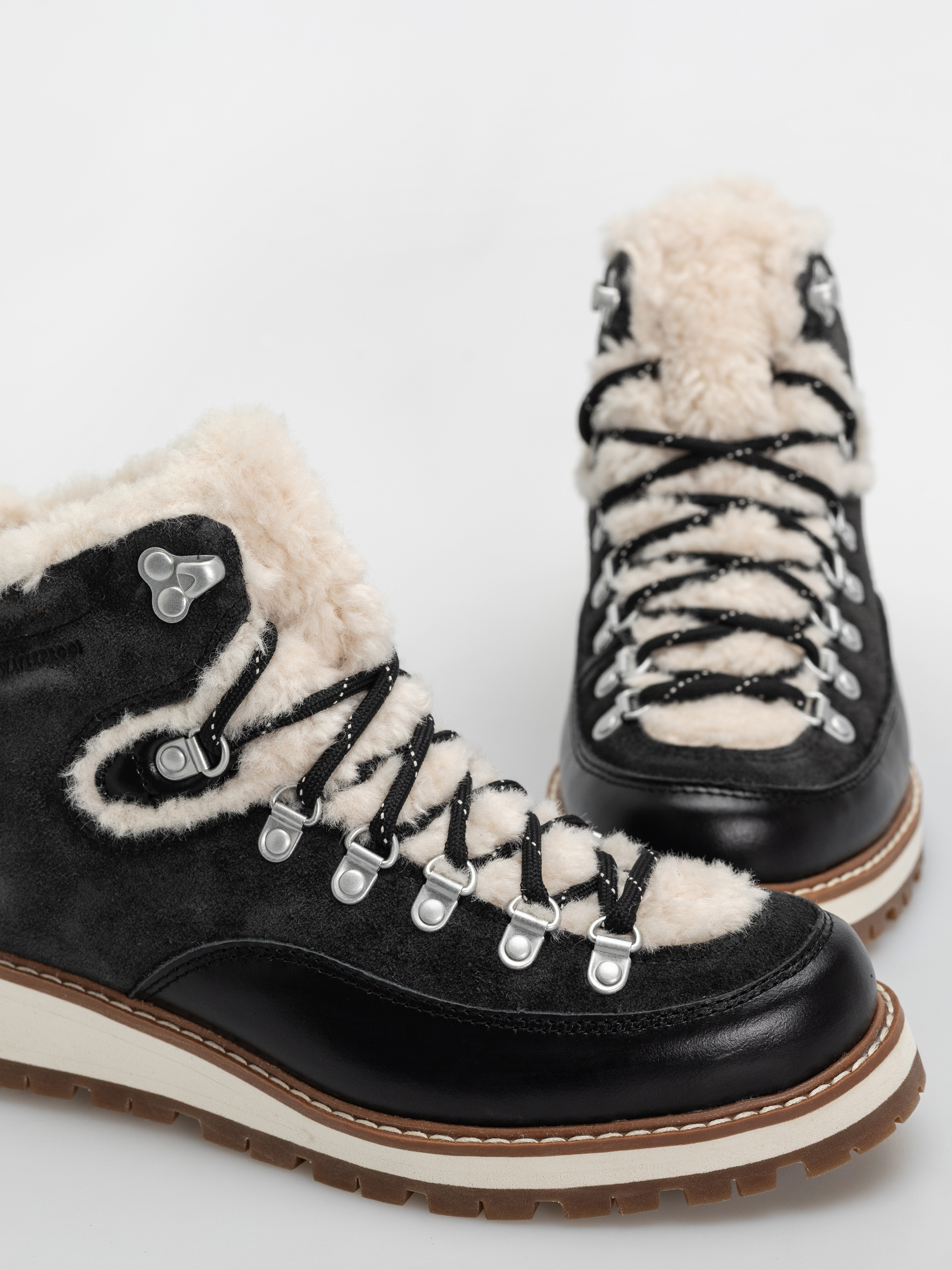 Merrell Sugarloaf Mid Wmn Shoes (black)