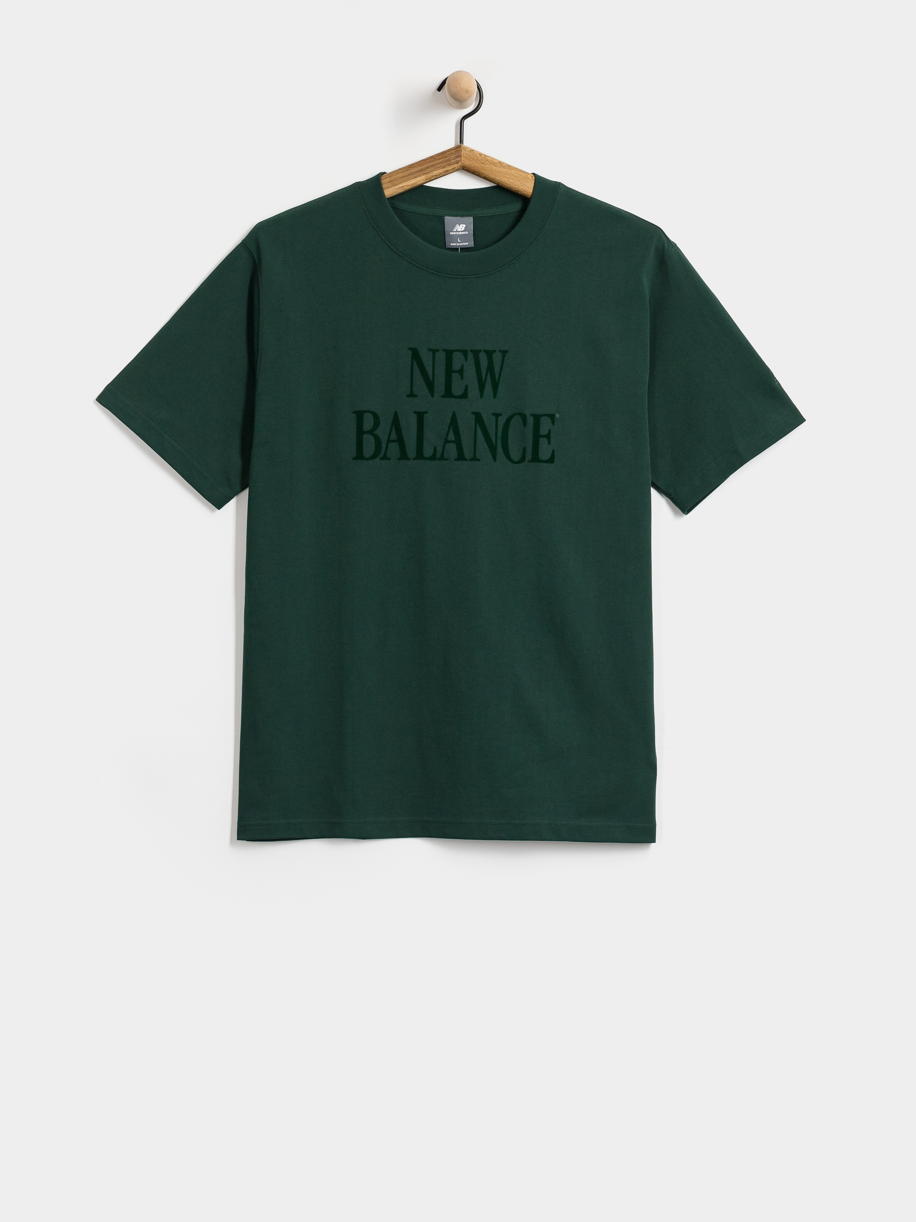 New Balance T-Shirt Athletics Flocked Logo (nordic green)