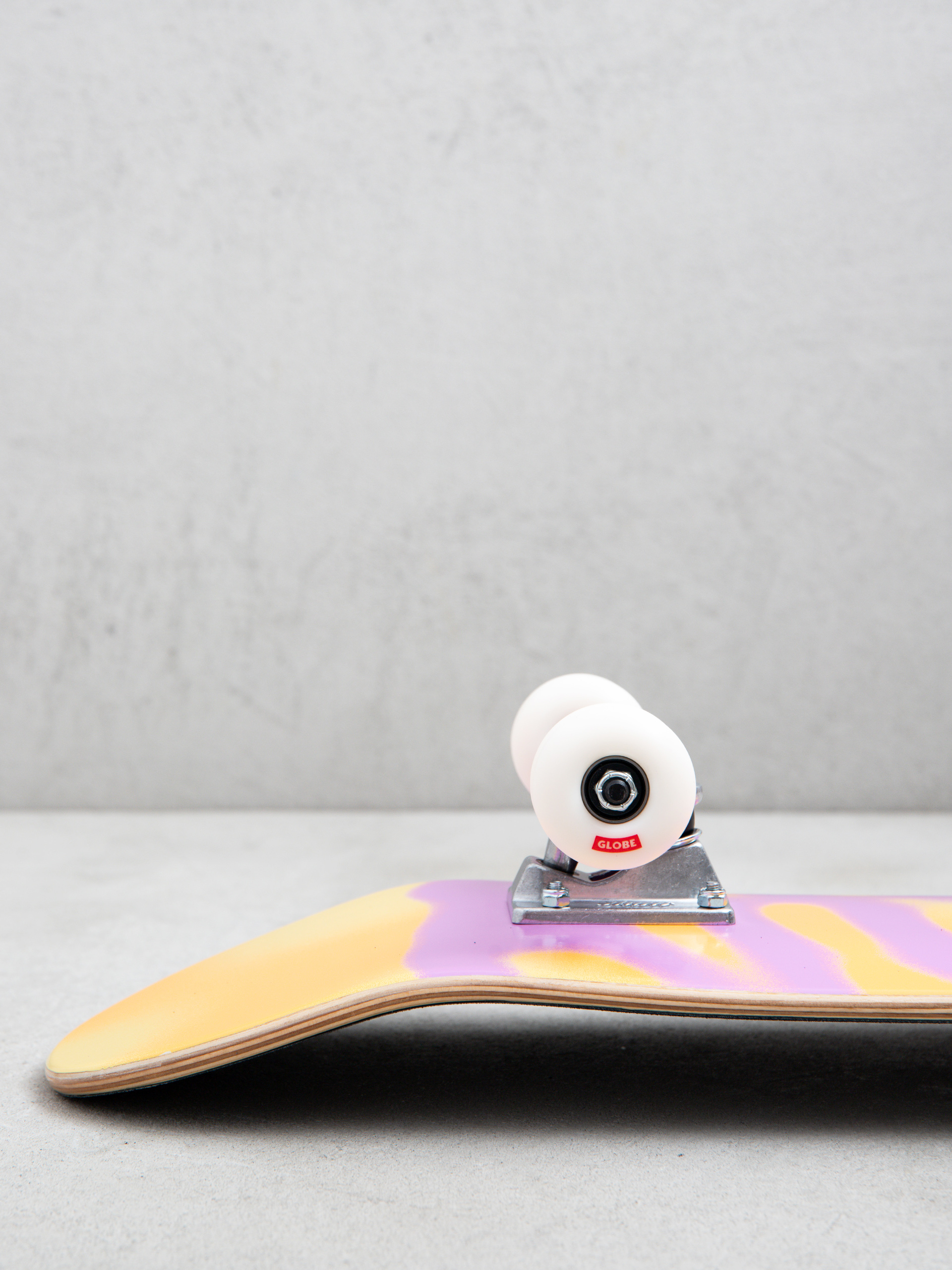 Globe G0 Pond Skateboard (pink/honey)