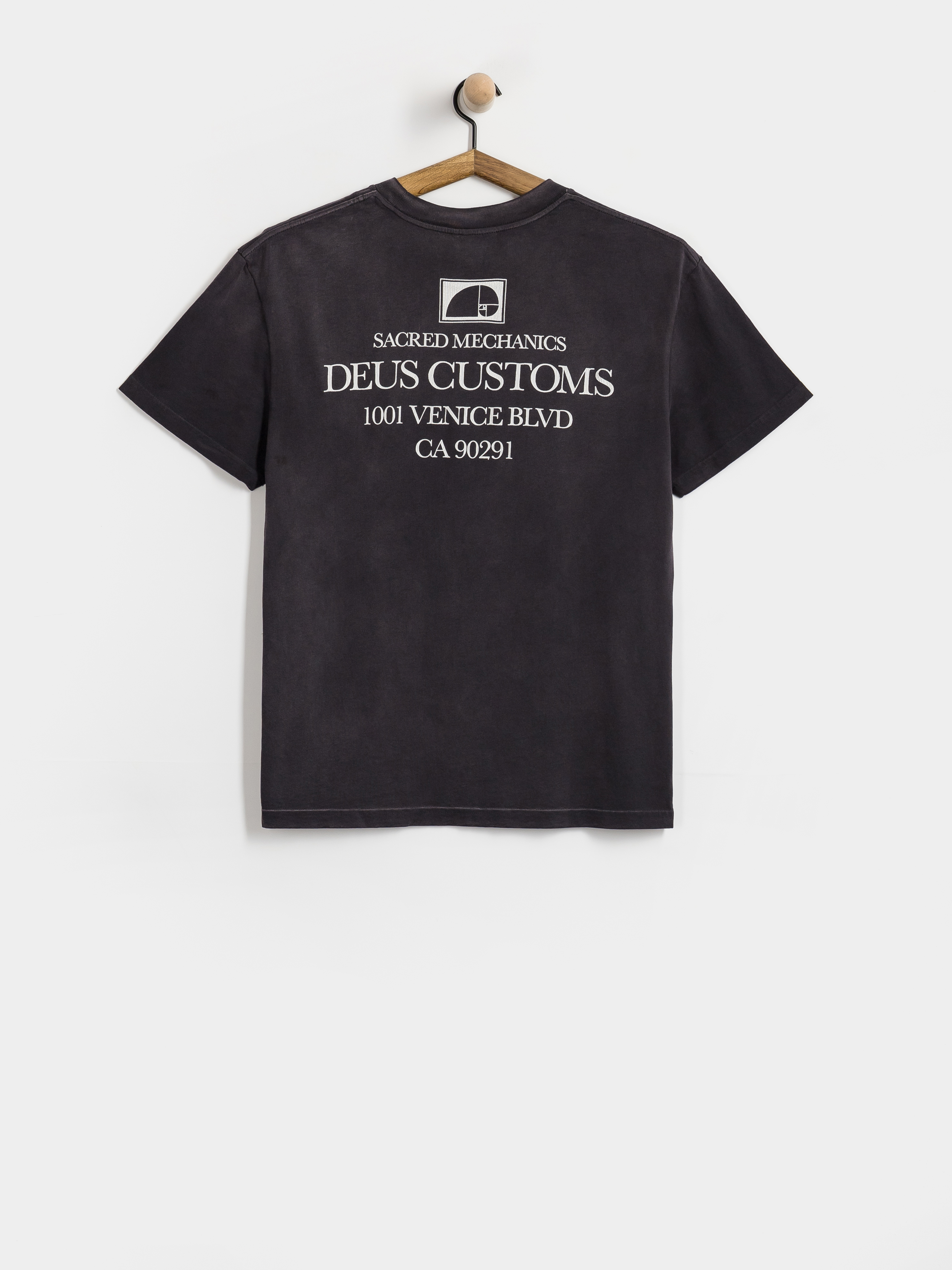 Deus Ex Machina Perfect Ratio T-Shirt (black beauty)