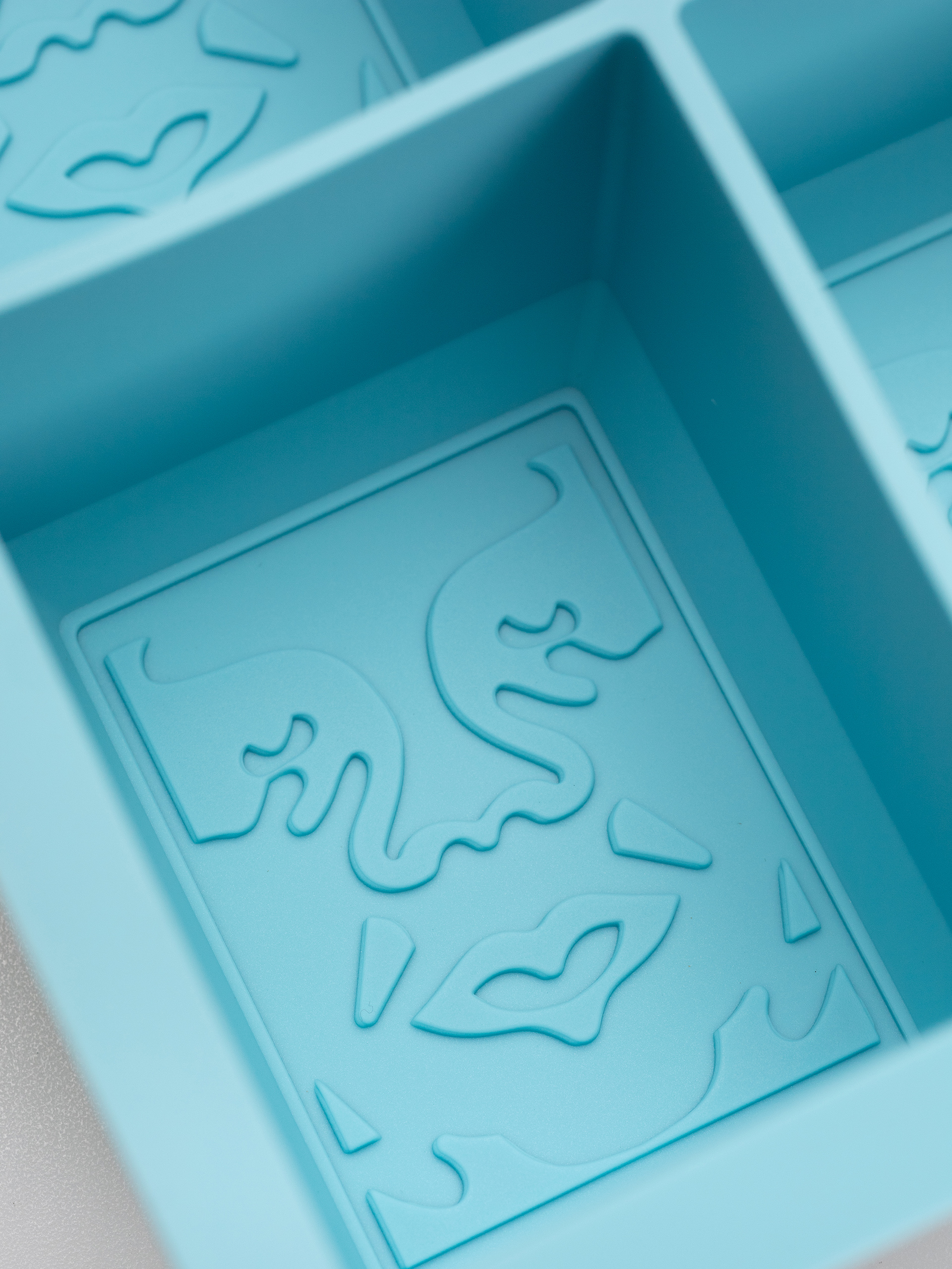 OBEY Icon Ice Tray Eiswürfelbehälter (aqua blue)