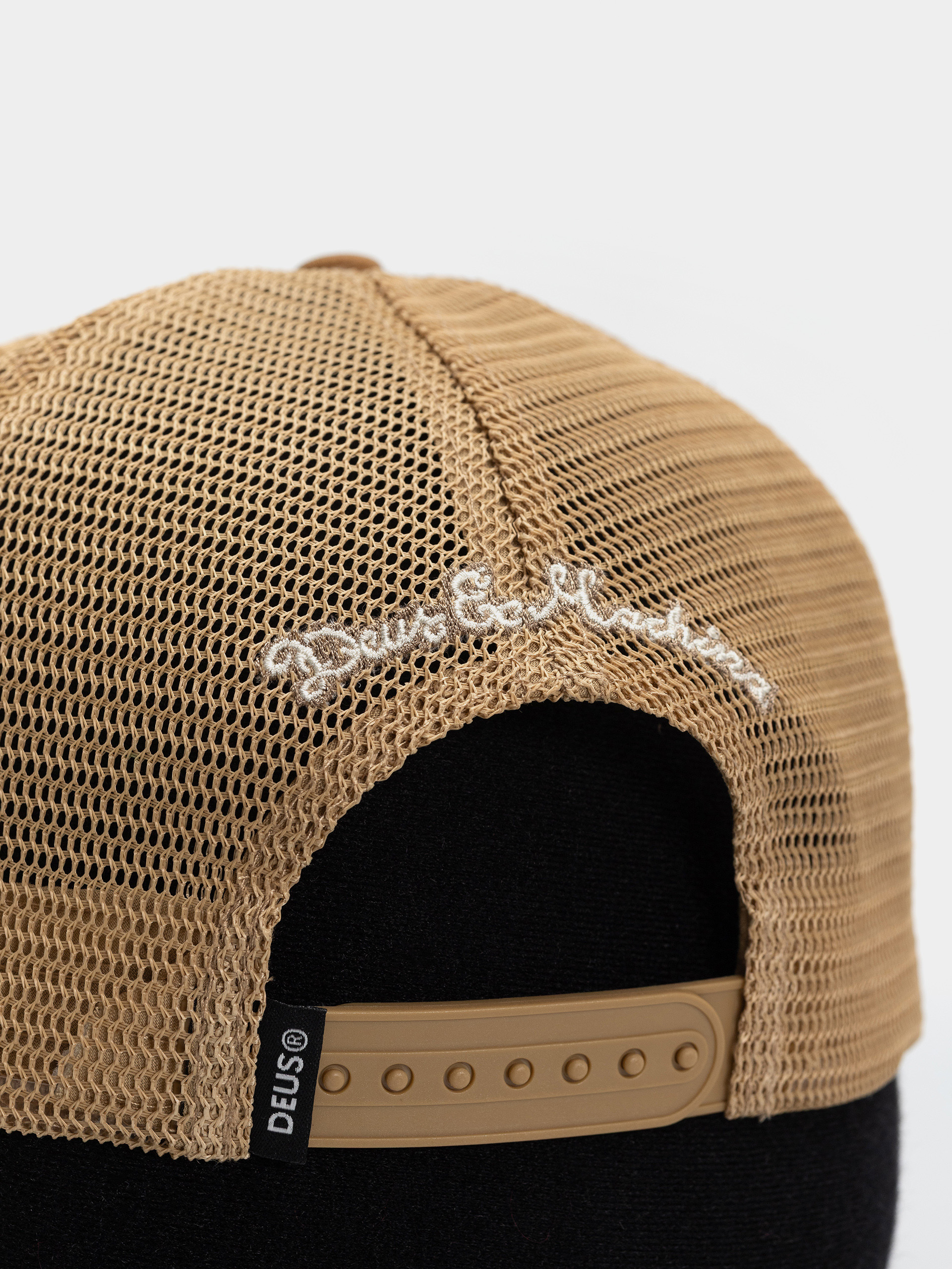 Deus Ex Machina Josel Trucker Cap (camel brown)