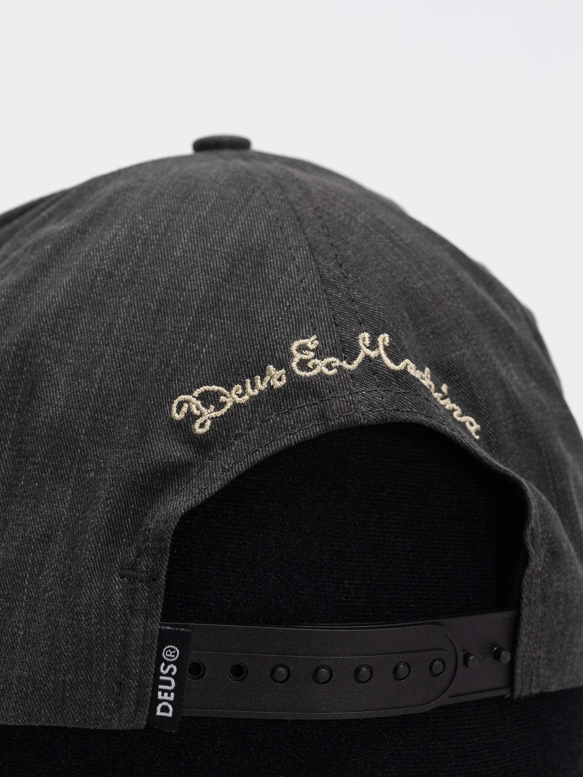 Deus Ex Machina Pill Deboss Cap (black)