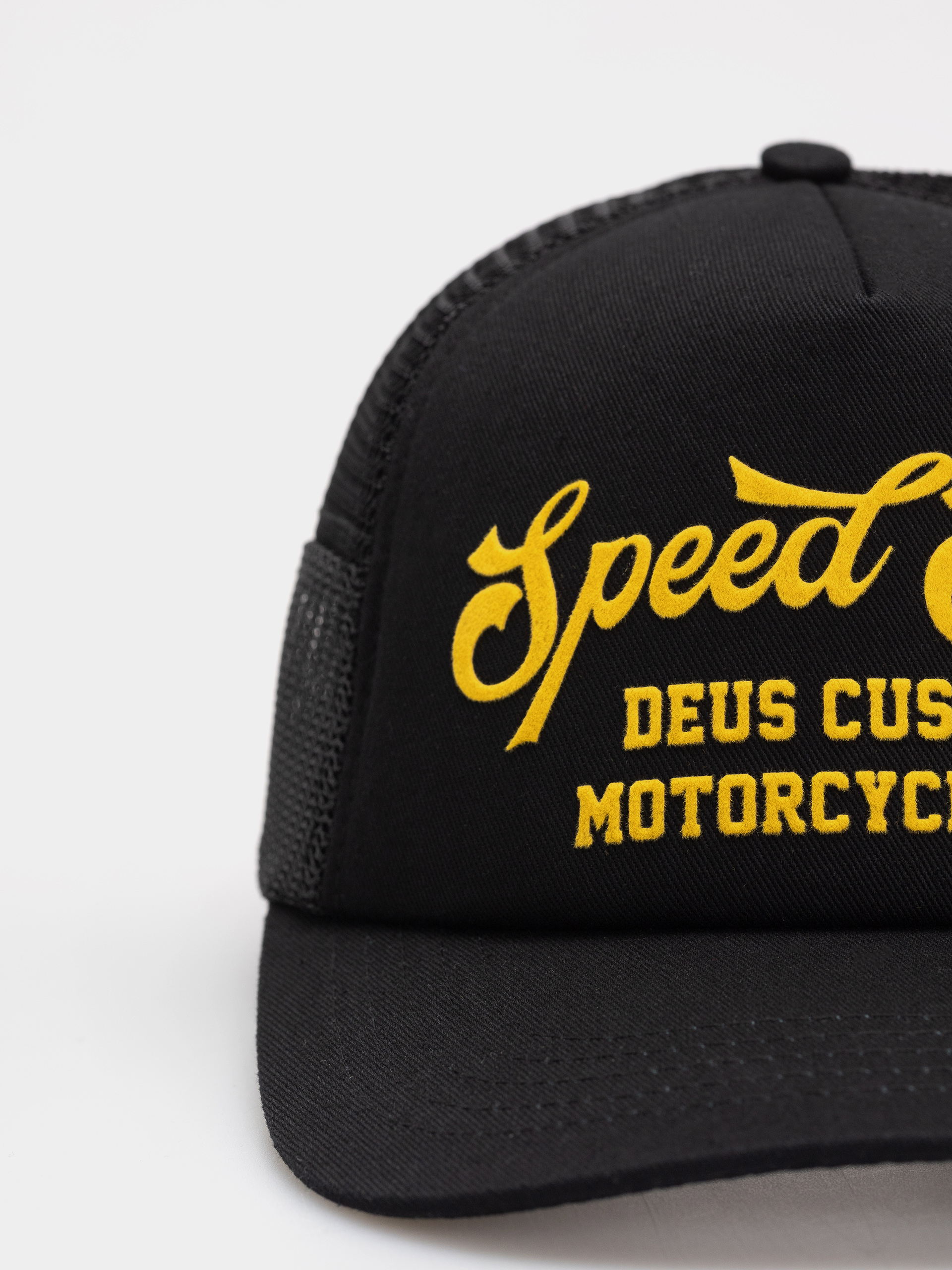 Deus Ex Machina Welcome Trucker Cap (black)