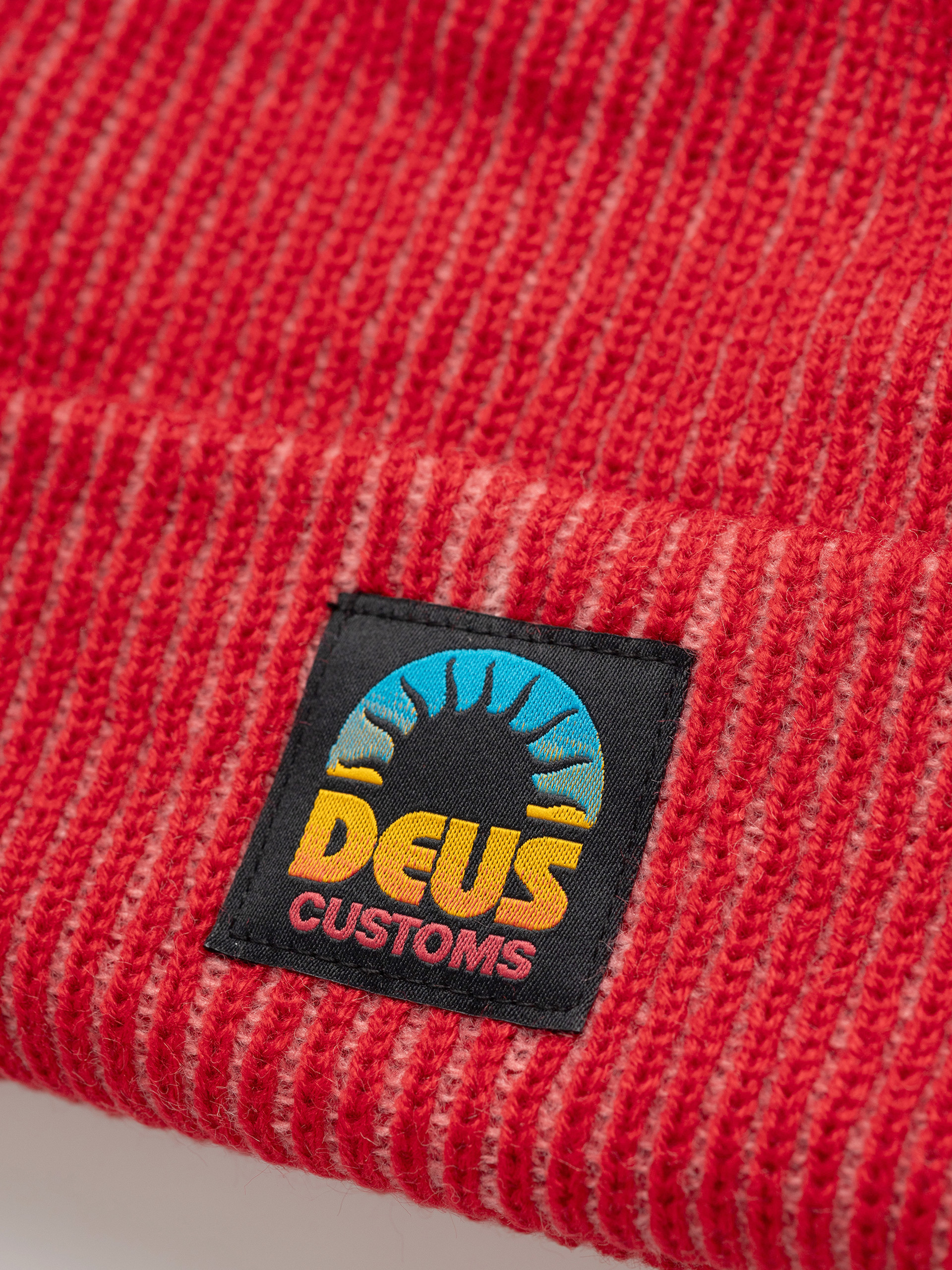 Deus Ex Machina Melody 2 Tone Beanie (cherry red)