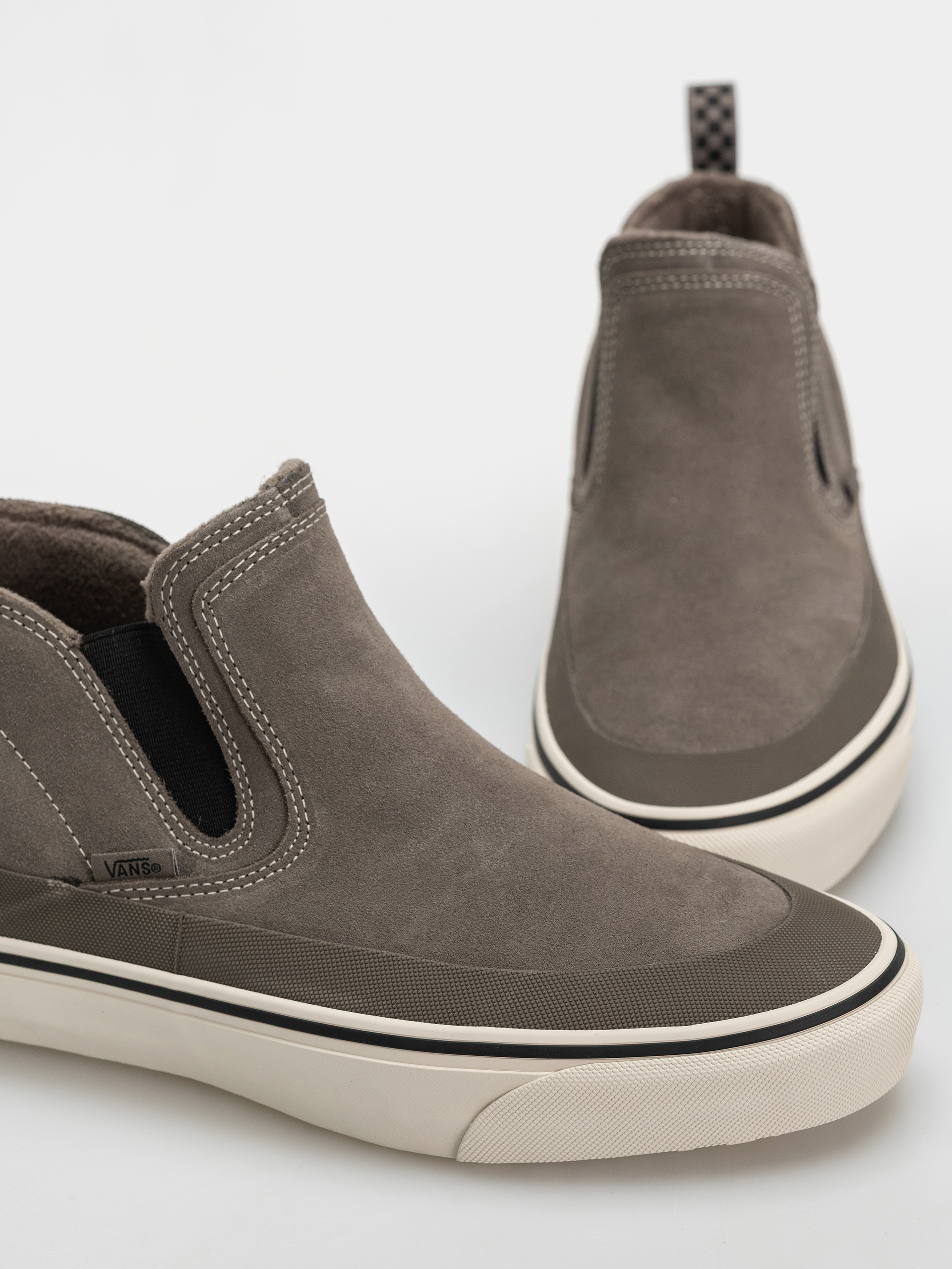 Vans Mid Slip Insulated Schuhe (bungee cord)