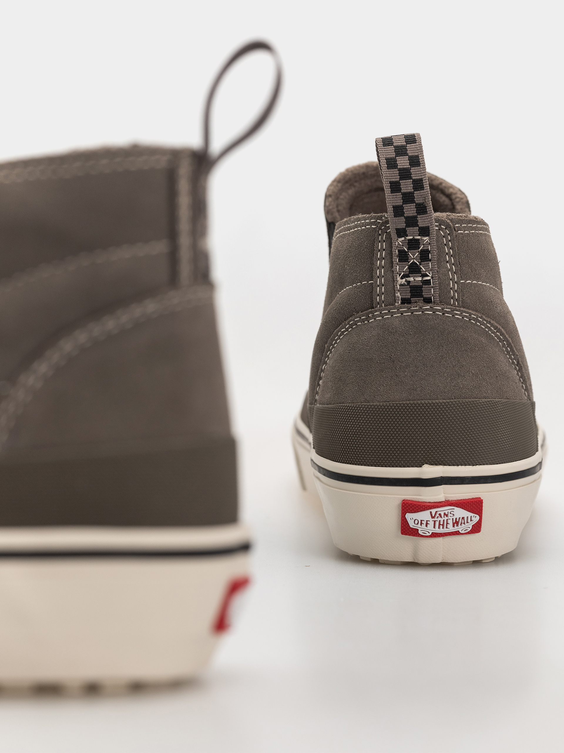 Vans Mid Slip Insulated Schuhe (bungee cord)