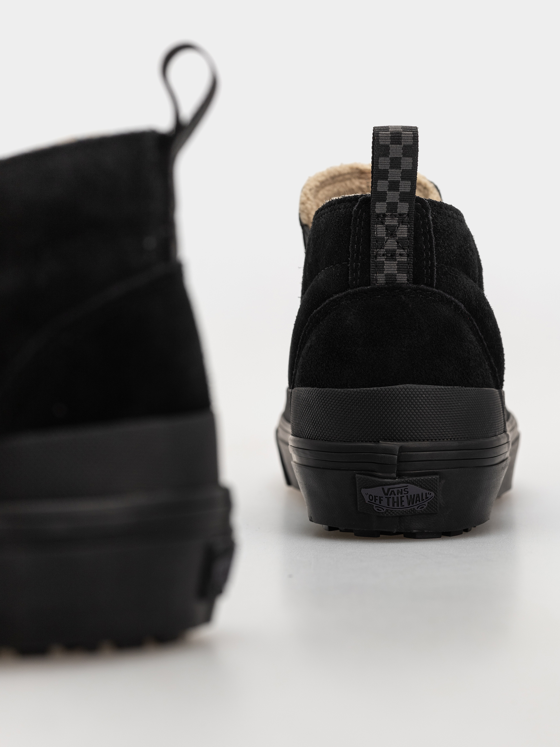 Vans Mid Slip Insulated Shoes (black)