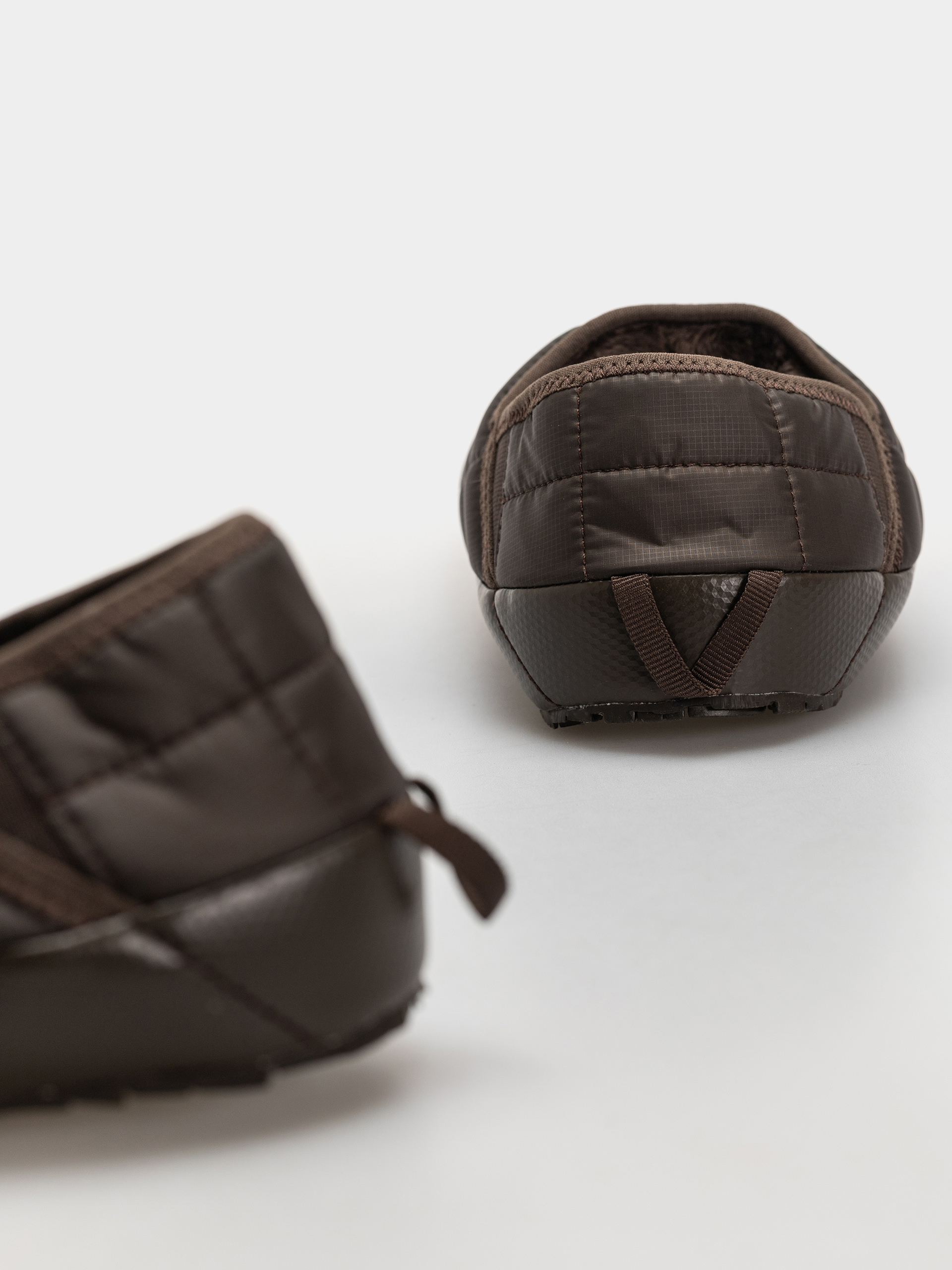 The North Face Shoes Thermoball Traction Mule V (dark chestnut/tnf black)