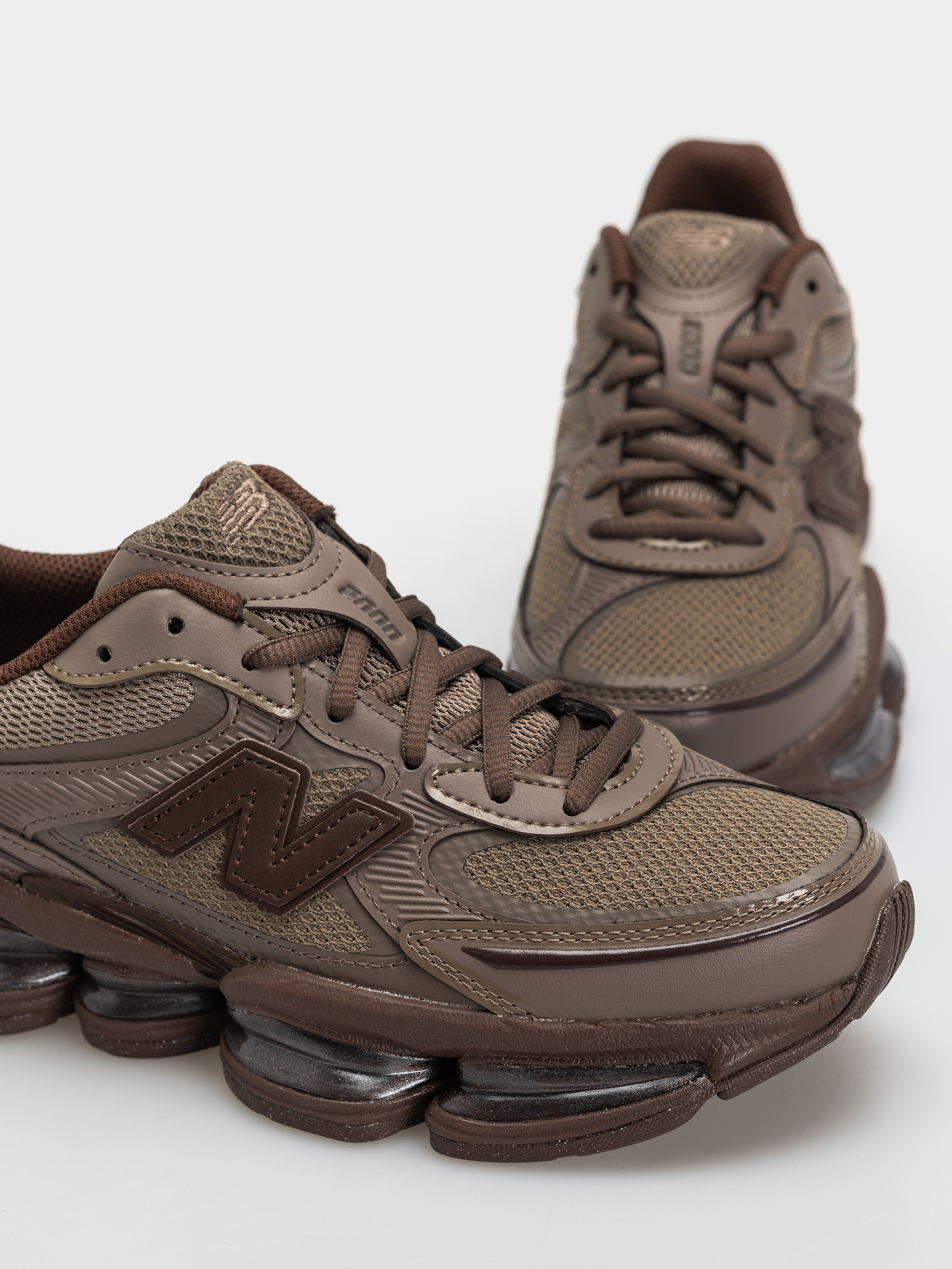 New Balance Schuhe 2000 (thunder brown/pumpernickel)