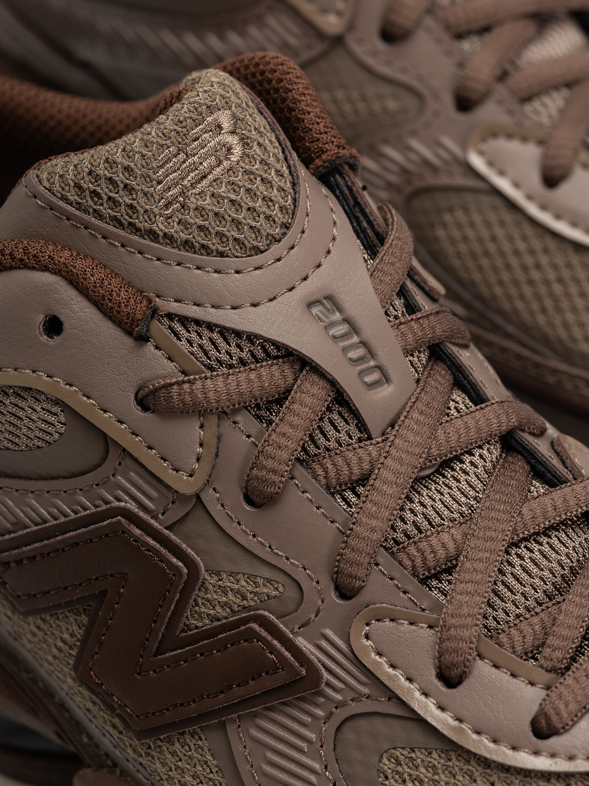 New Balance Schuhe 2000 (thunder brown/pumpernickel)
