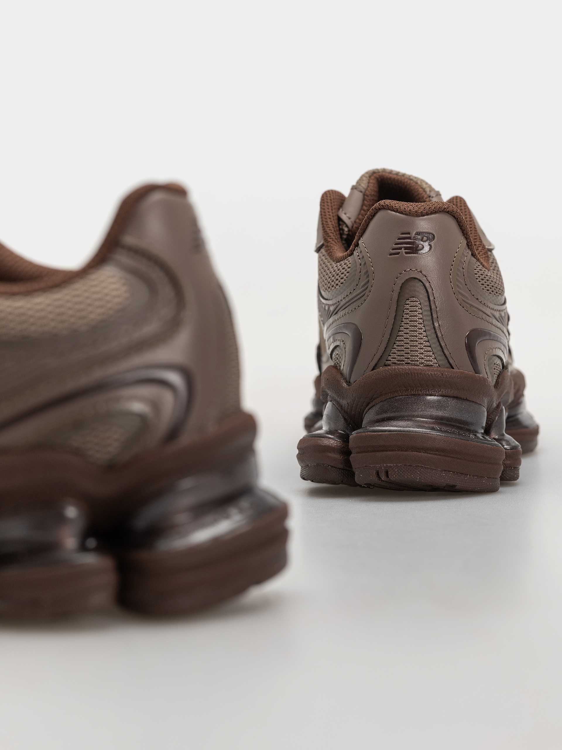 New Balance Schuhe 2000 (thunder brown/pumpernickel)