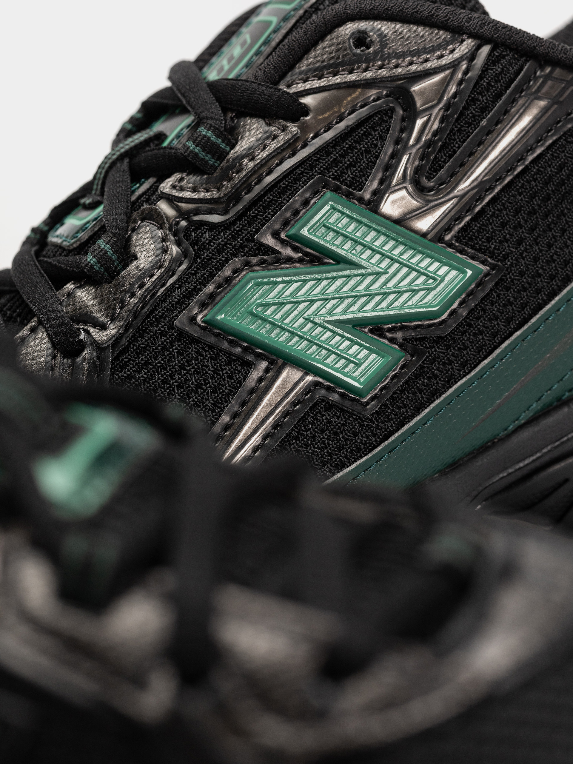 New Balance Schuhe 740 (black/nordic green)