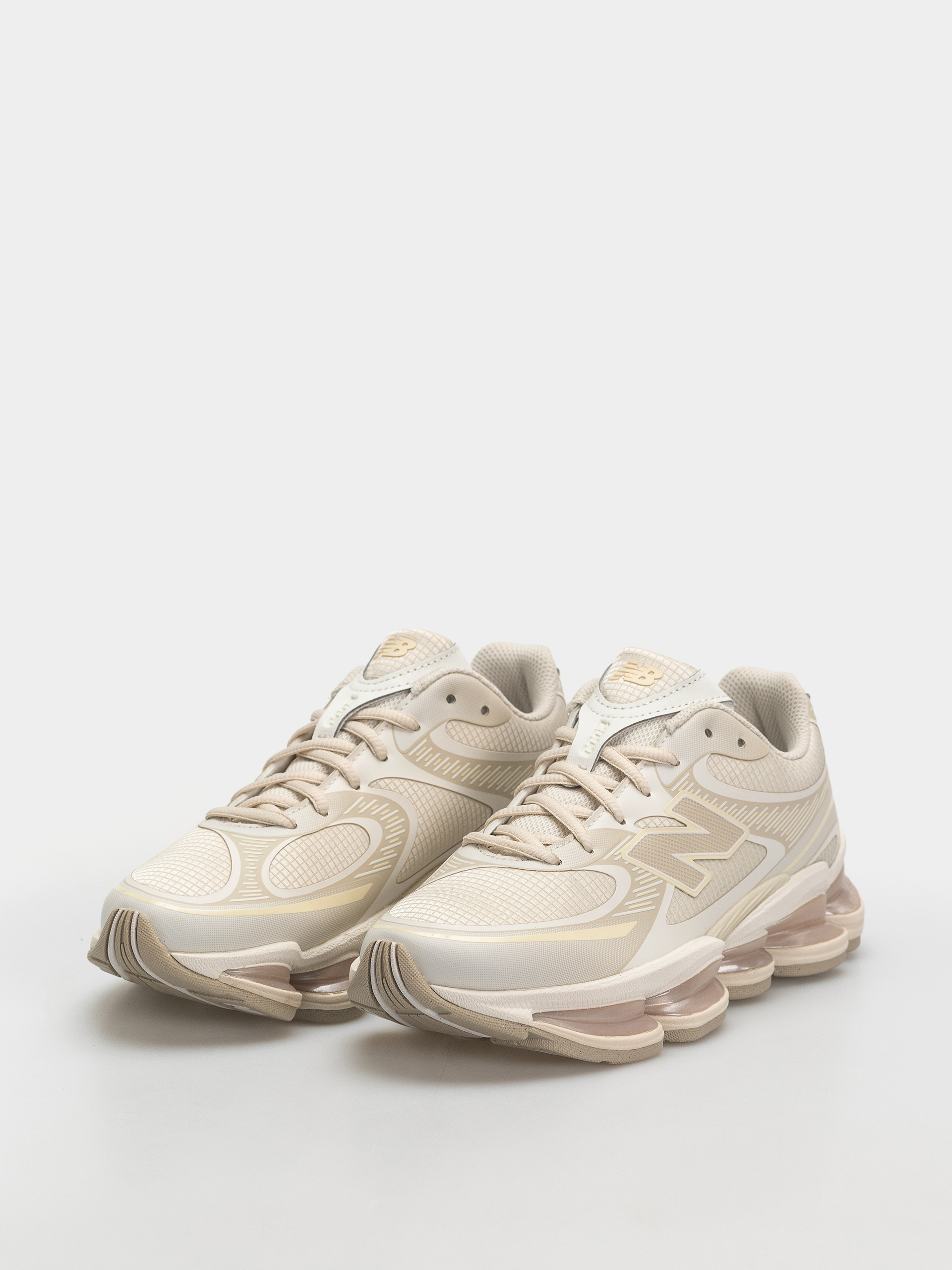 New Balance 2000 Shoes (linen/sea salt/timberwolf)