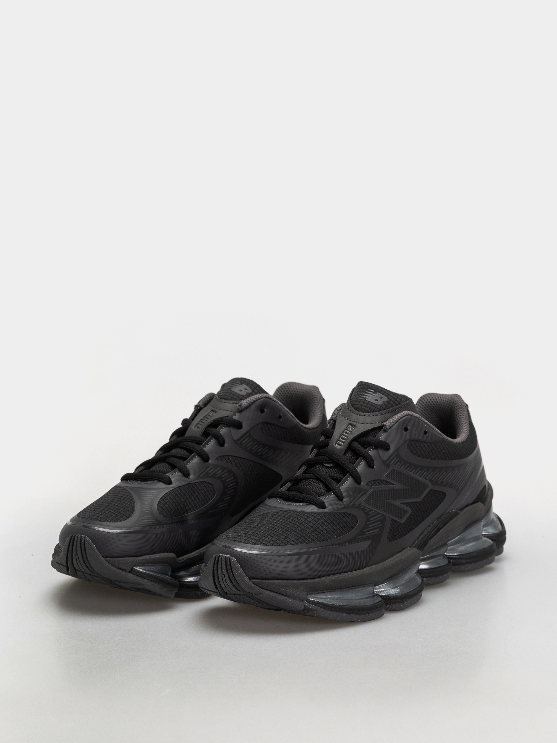 New Balance 2000 Shoes (black/black cement/magnet)