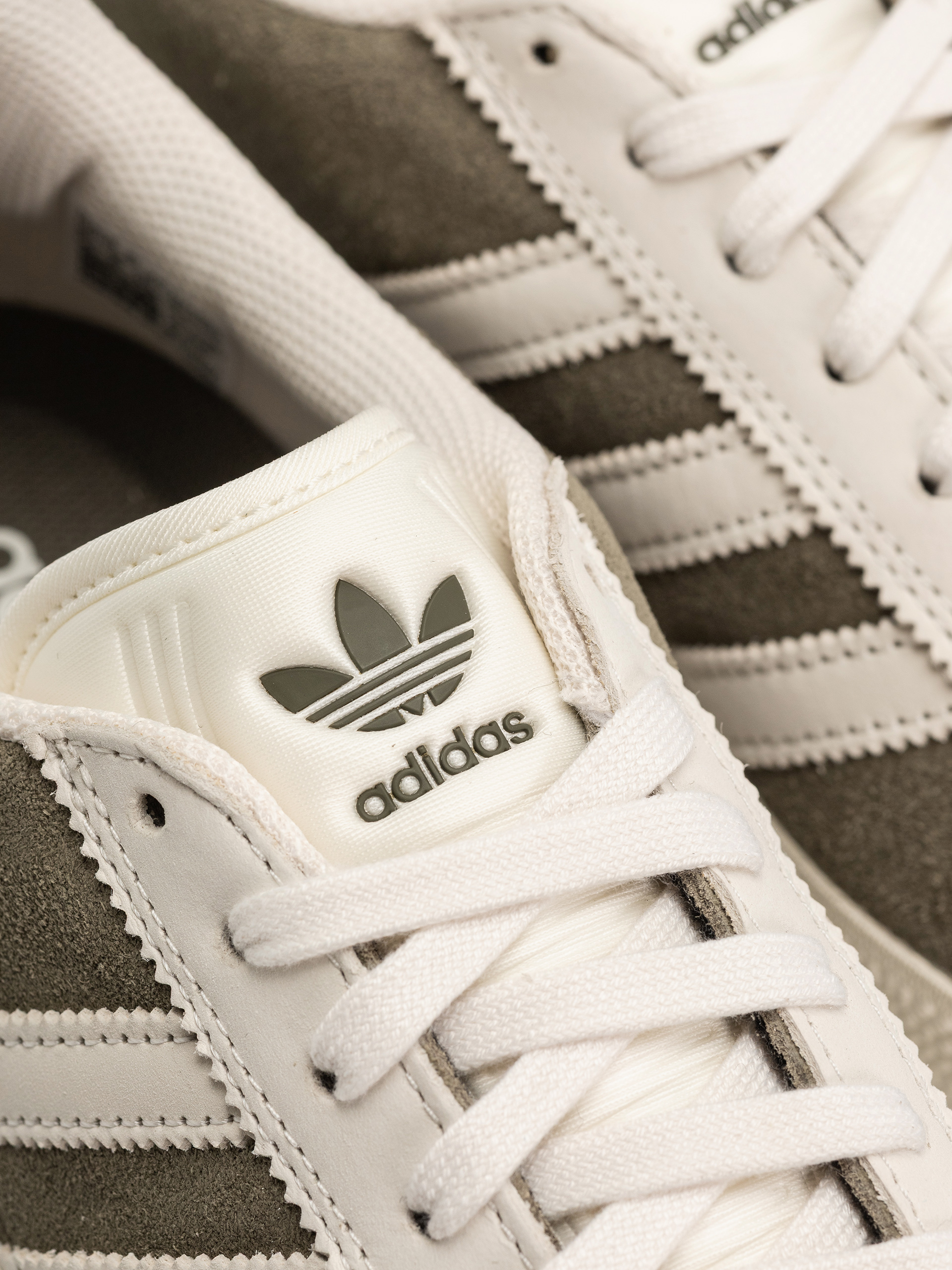 adidas Gazelle Adv Schuhe (olistr/cwhite/goldmt)