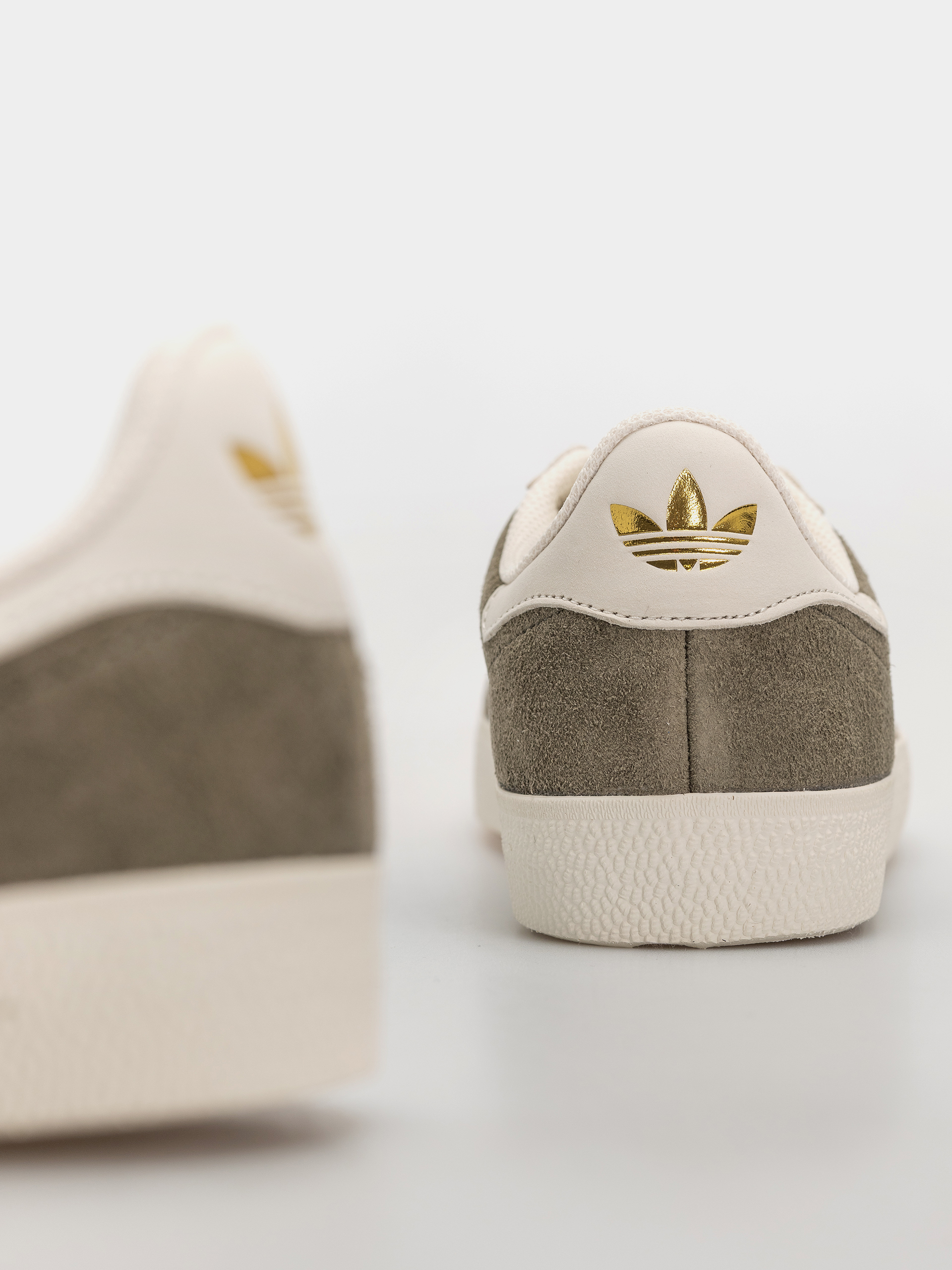 adidas Gazelle Adv Schuhe (olistr/cwhite/goldmt)