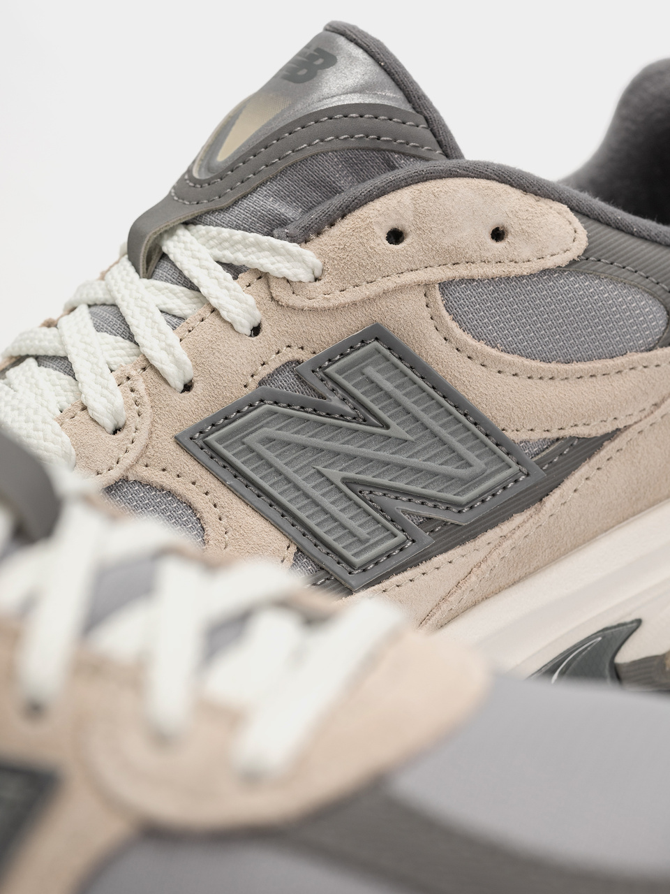 New Balance Shoes 2010 (timberwolf/harbor grey)