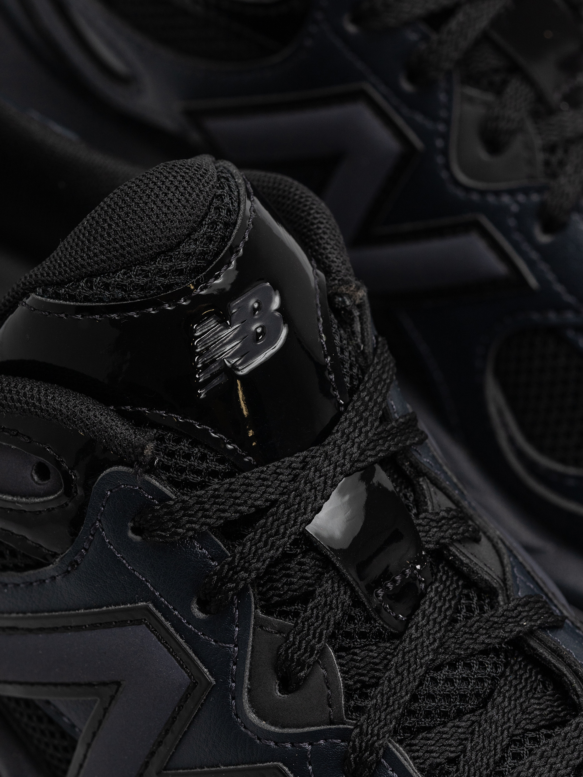 New Balance Schuhe 983 (black/dark night)