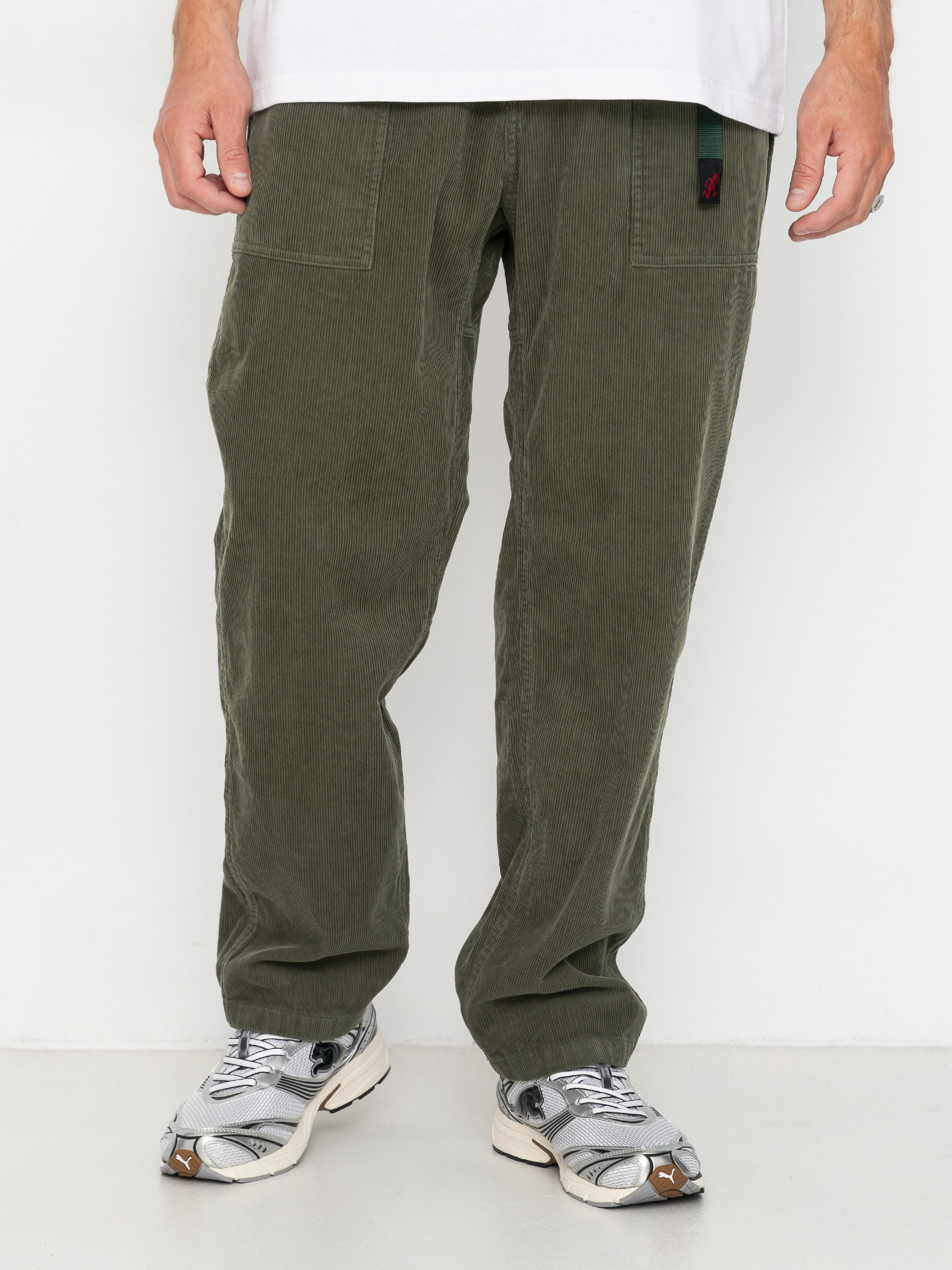 Gramicci Corduroy Loose Tapered Ridge Hose (toned olive)