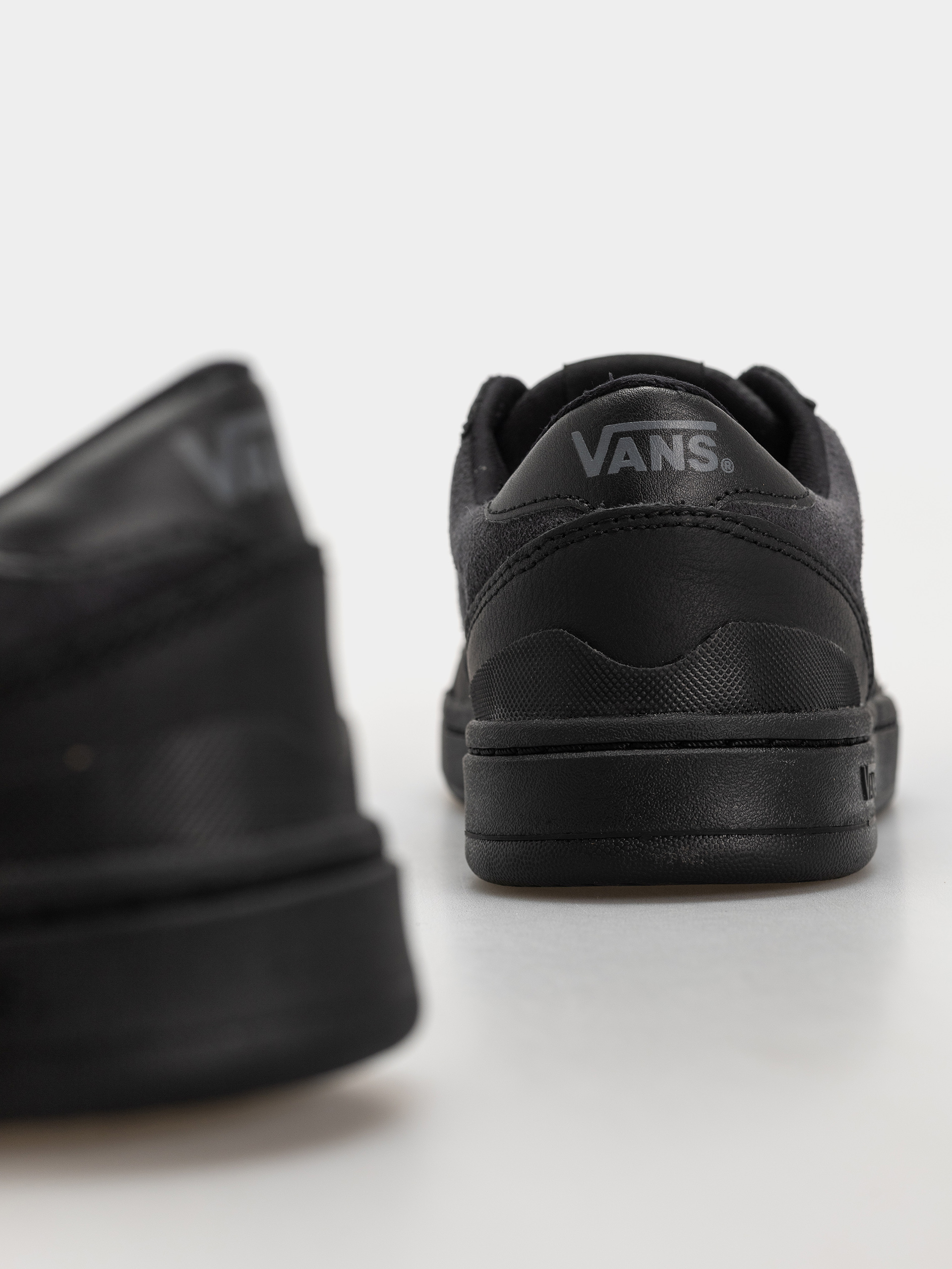 Vans Court Low Schuhe (black/gray)