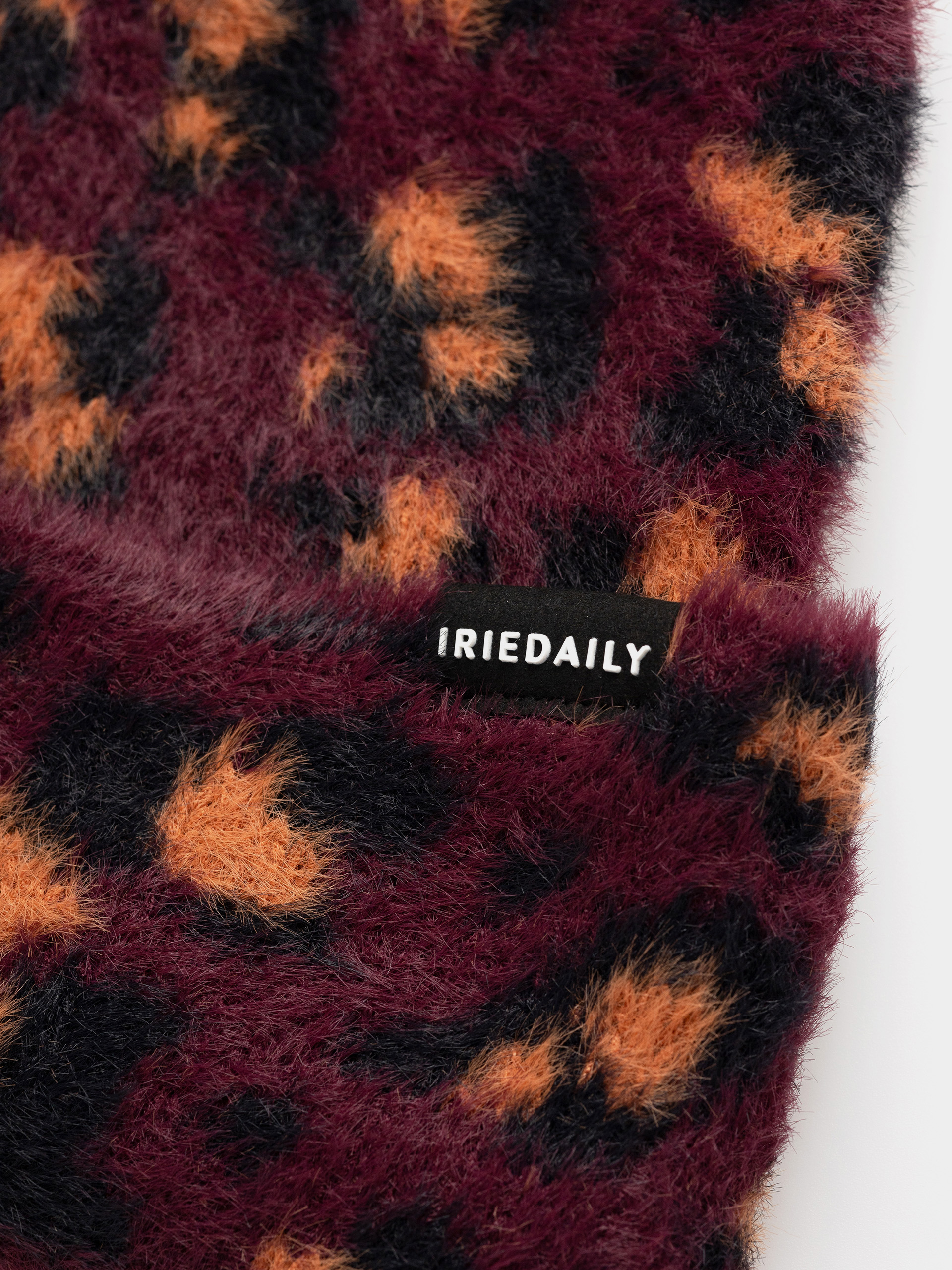 Iriedaily Fuzzy Feather Beanie (leo brown)