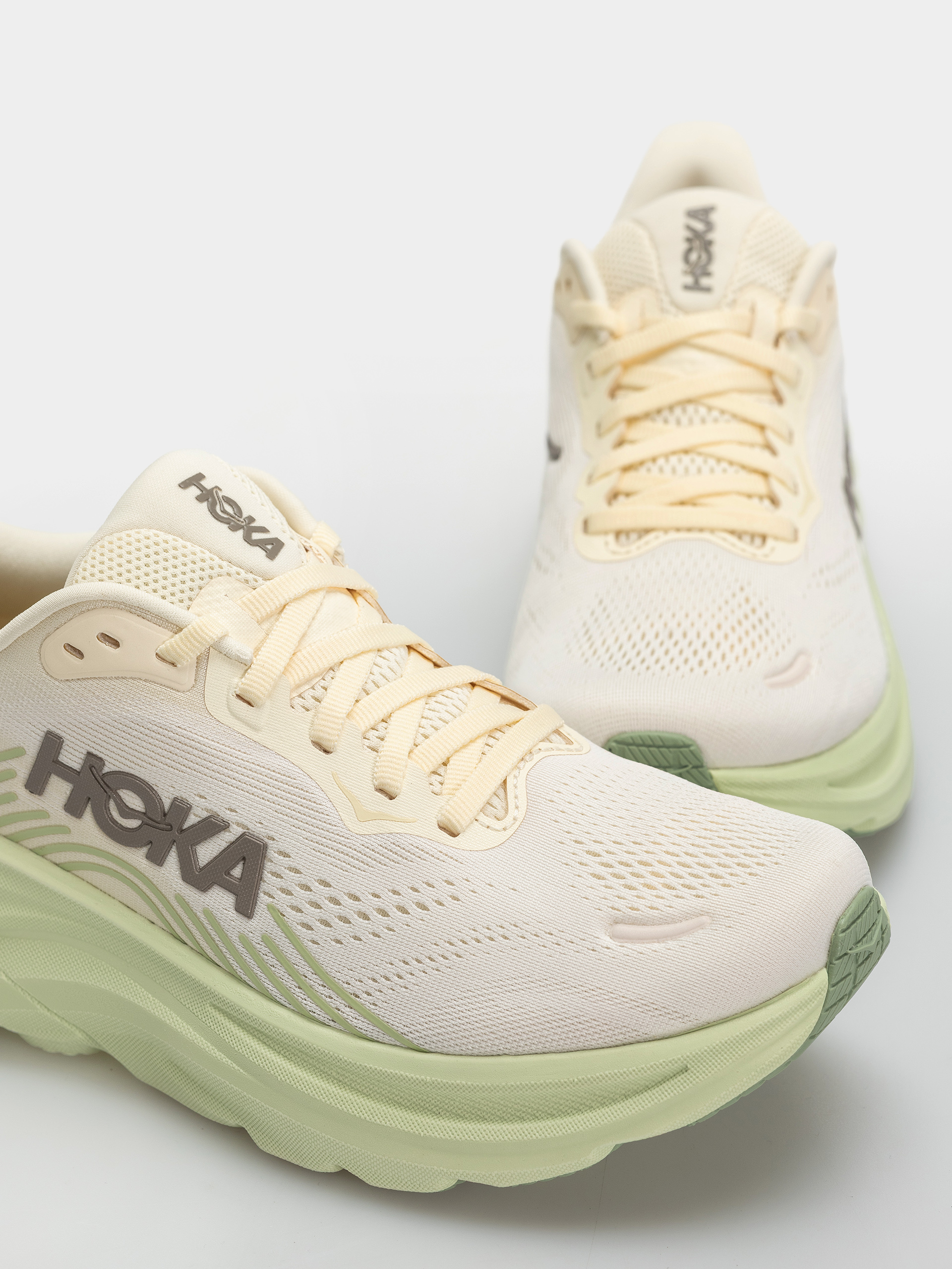 Hoka Clifton 11 Wmn Schuhe (alabaster/morning dew)