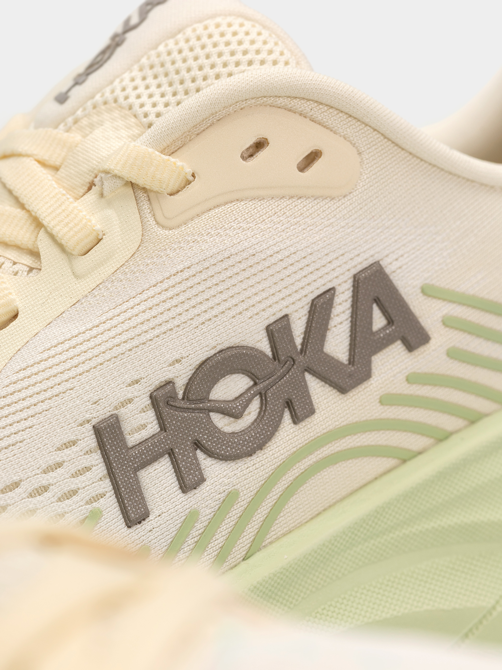 Hoka Clifton 11 Wmn Schuhe (alabaster/morning dew)