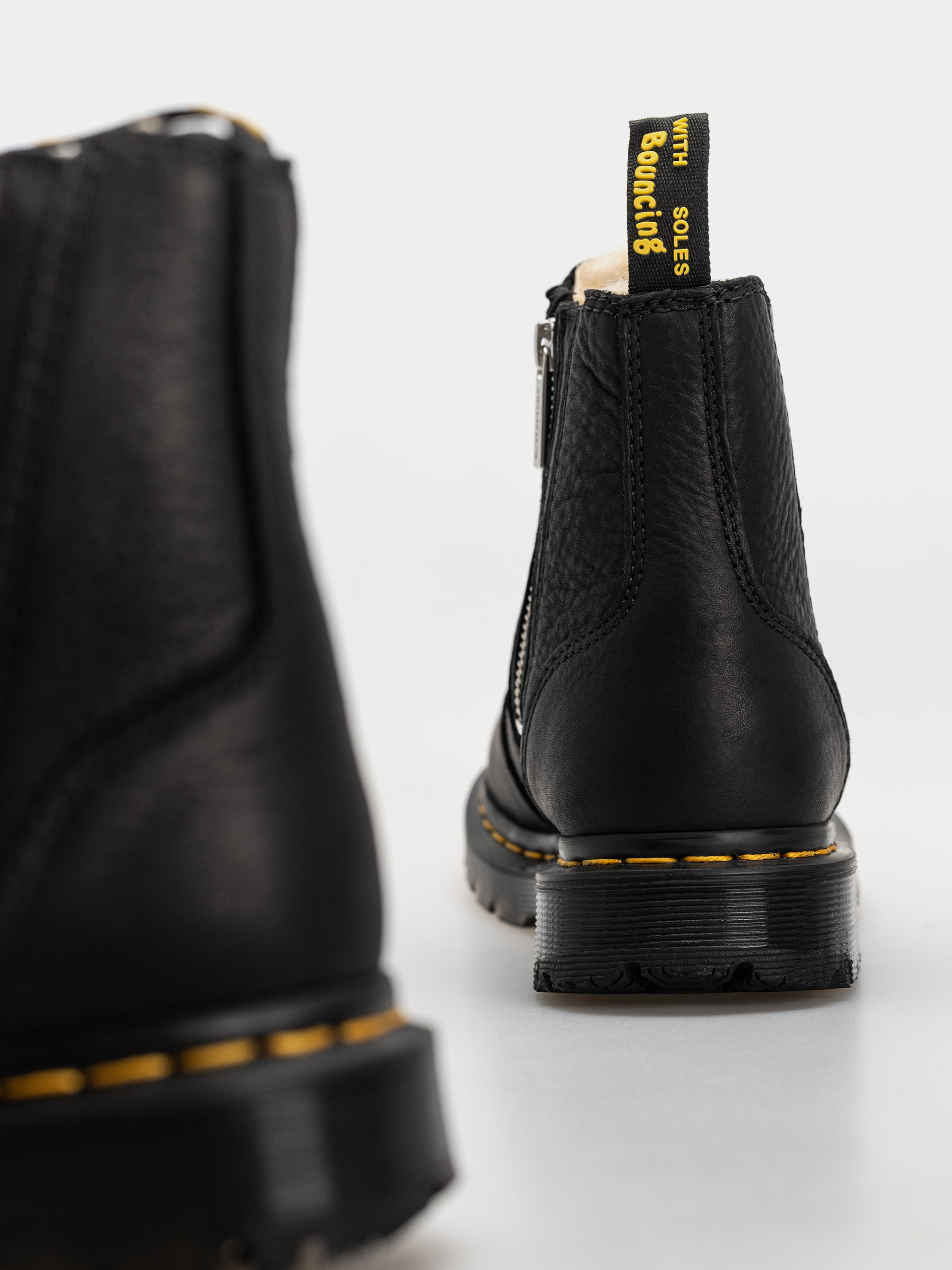Dr. Martens 2976 Alyson w Zips Wmn Schuhe (black)