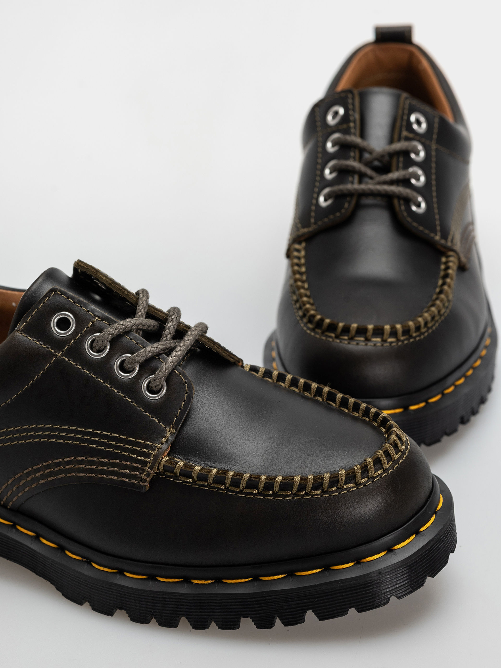 Dr. Martens Lowell Shoes (dms olive)