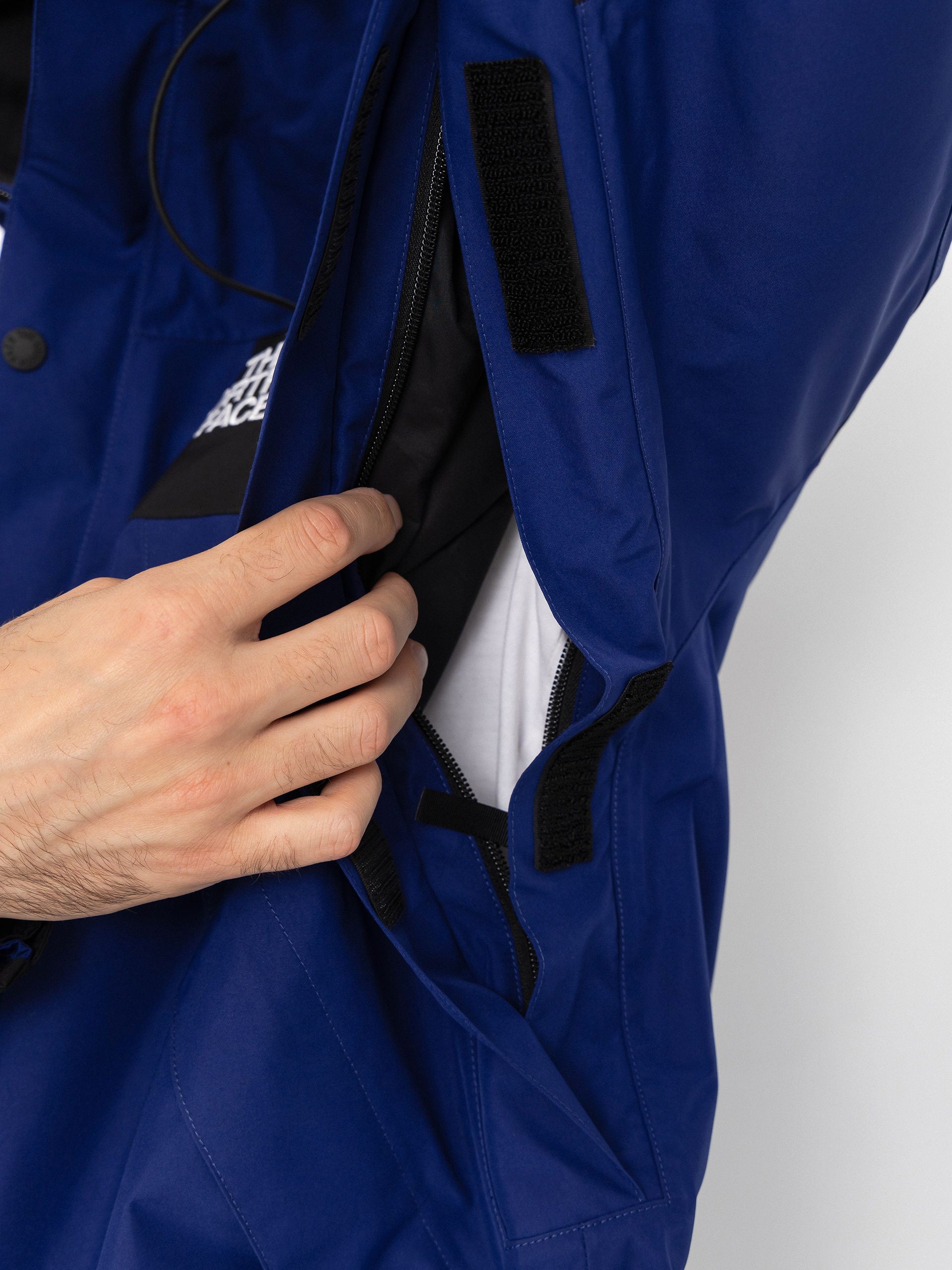 The North Face Gtx Mountain Jacke (bold blue/tnf black)