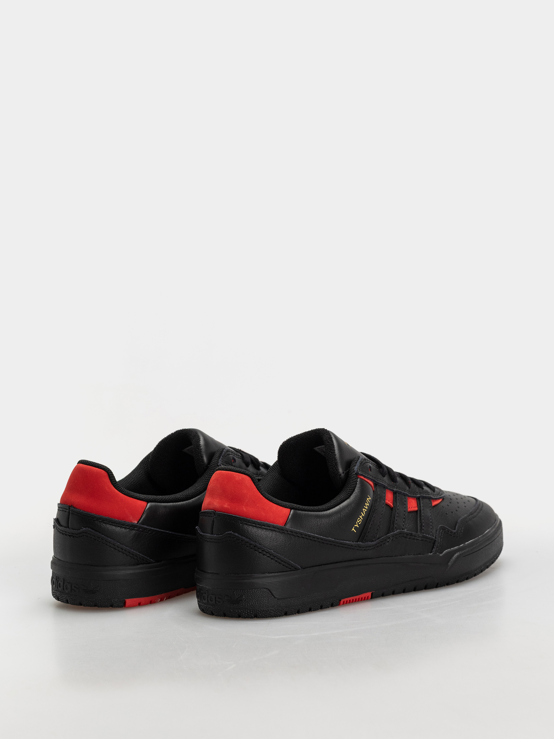 adidas Tyshawn II Schuhe (cblack/cblack/betsca)