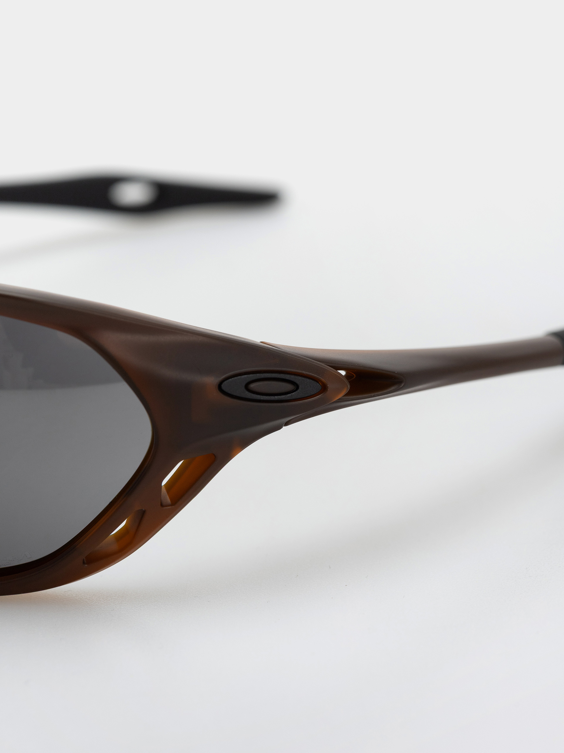 Oakley Cage Jacket Sunglasses (matte rootbeer/prizm black)