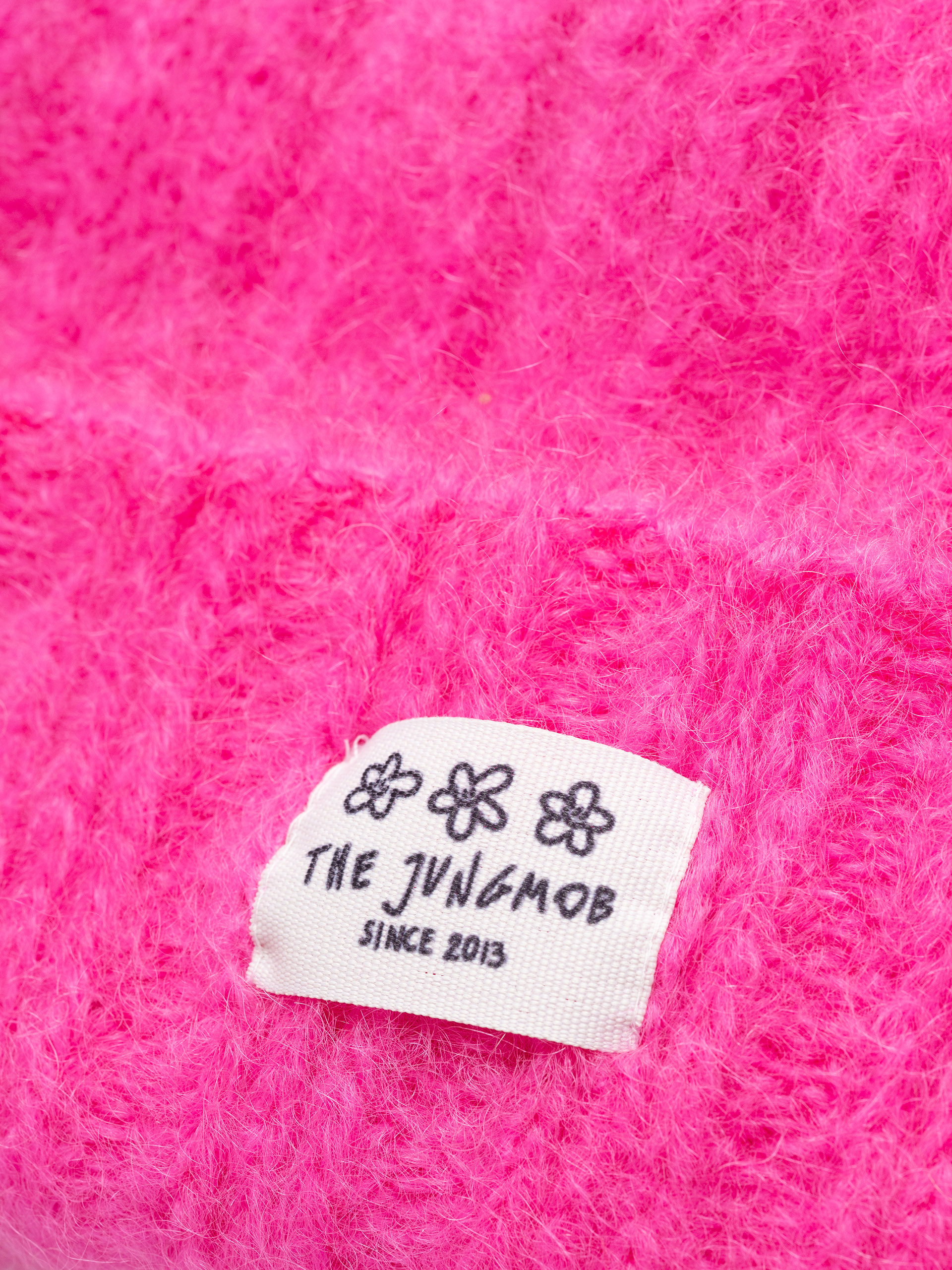 Jungmob Mütze Moher Fluffy (electric pink)