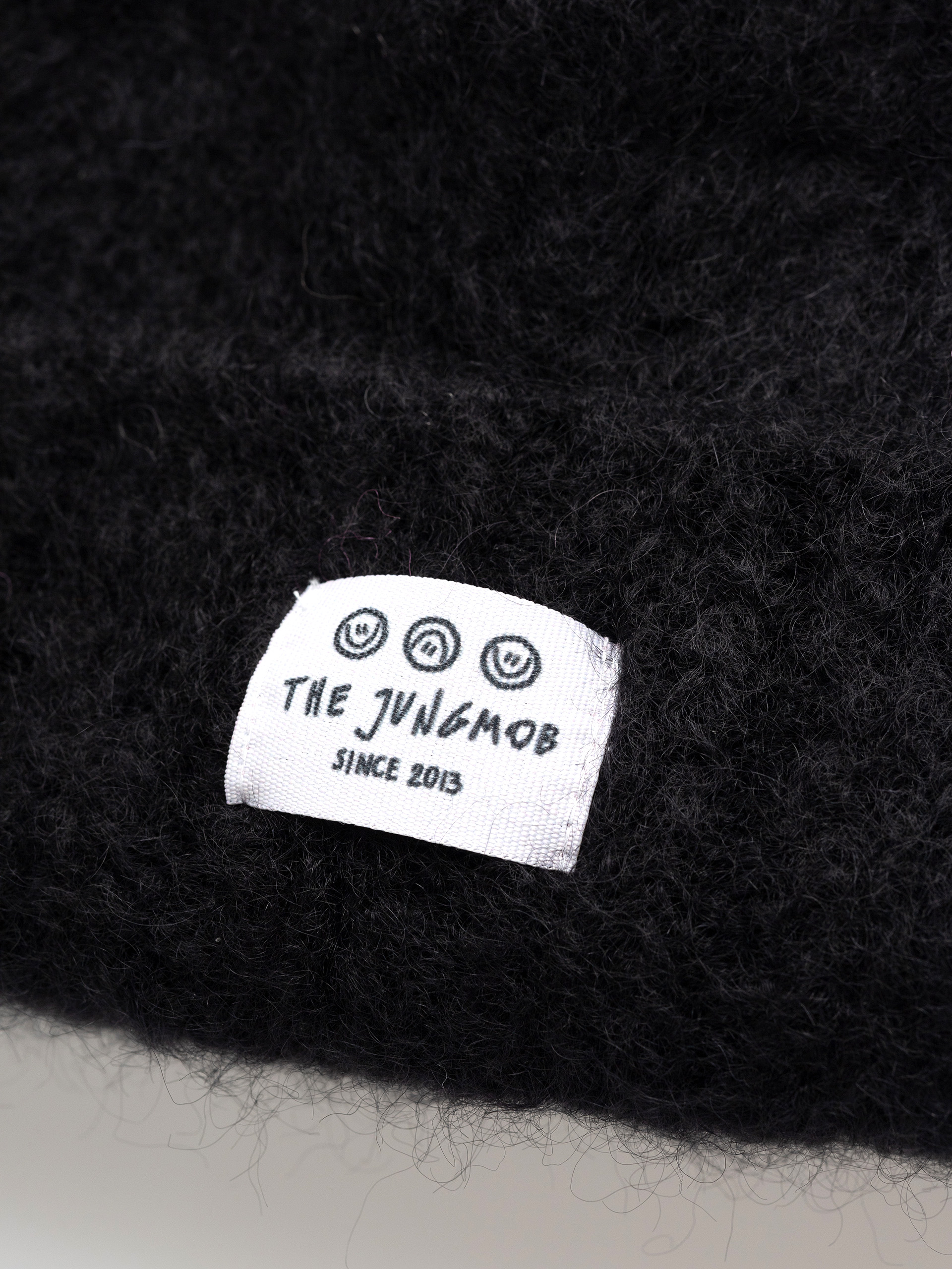 Jungmob Moher Fluffy Beanie (black)