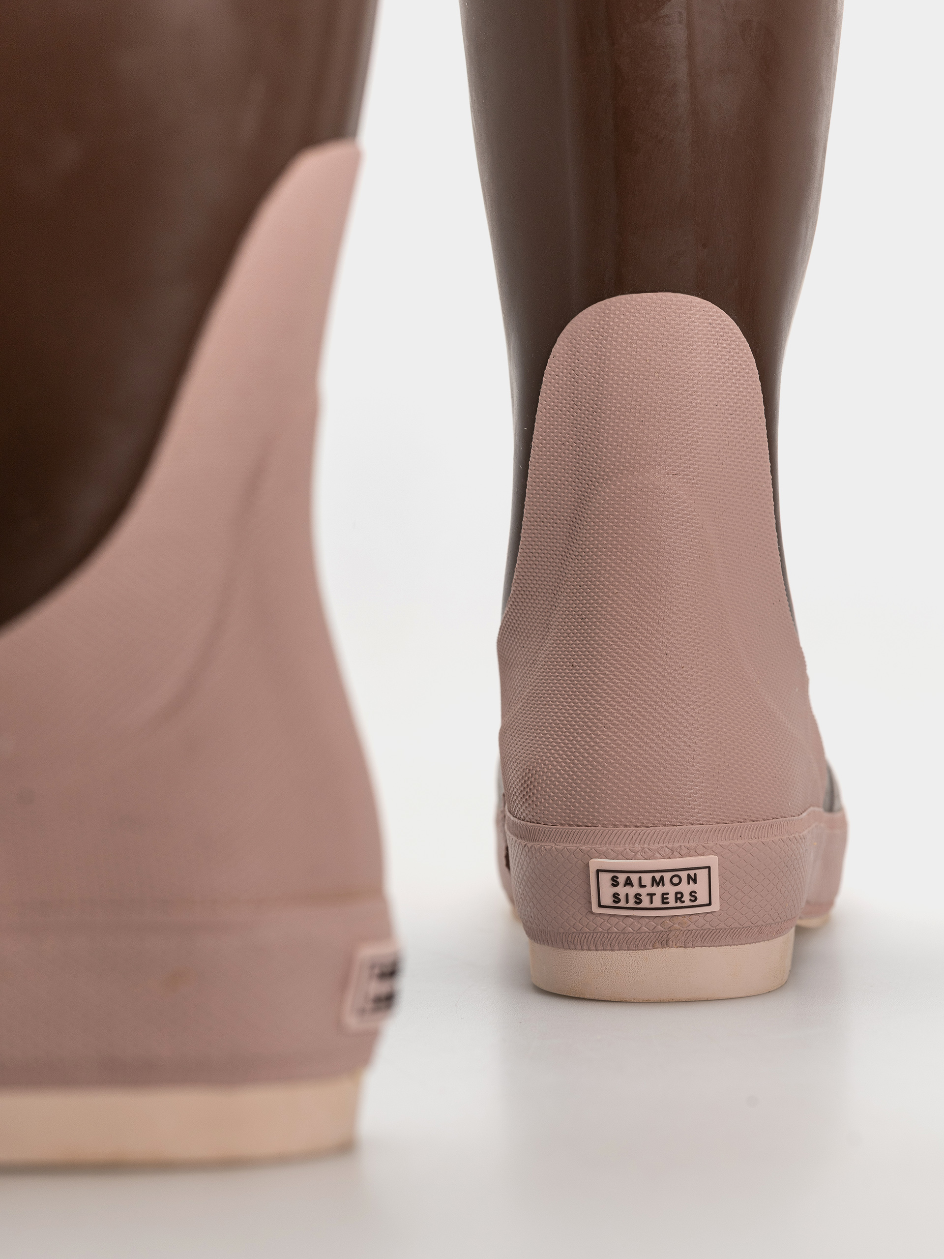 Xtratuf Salmon Sisters 15 Legacy Boot Wmn Shoes (brown sepia halibut)