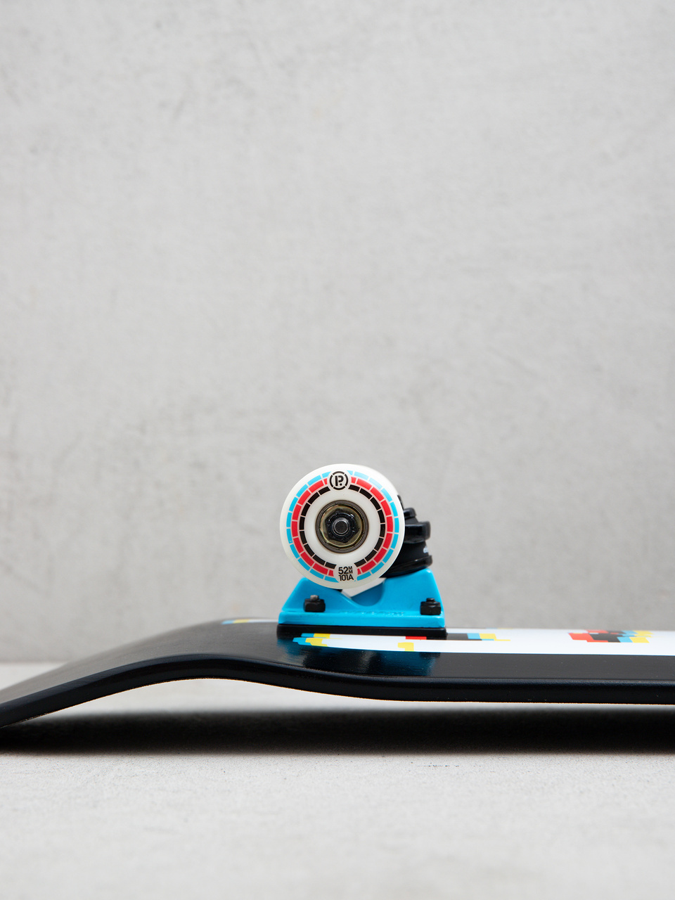 Cartel Skateboards Glitch Skateboard (black)