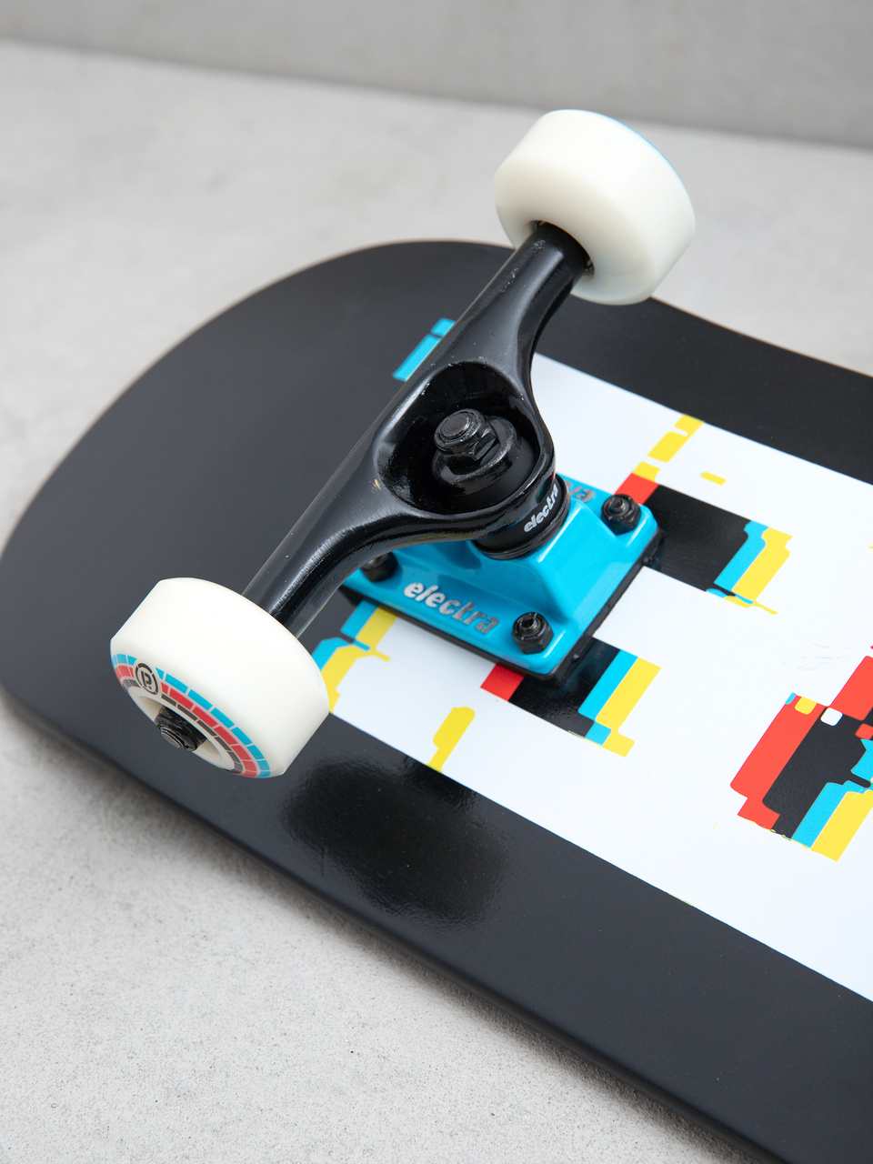 Cartel Skateboards Glitch Skateboard (black)