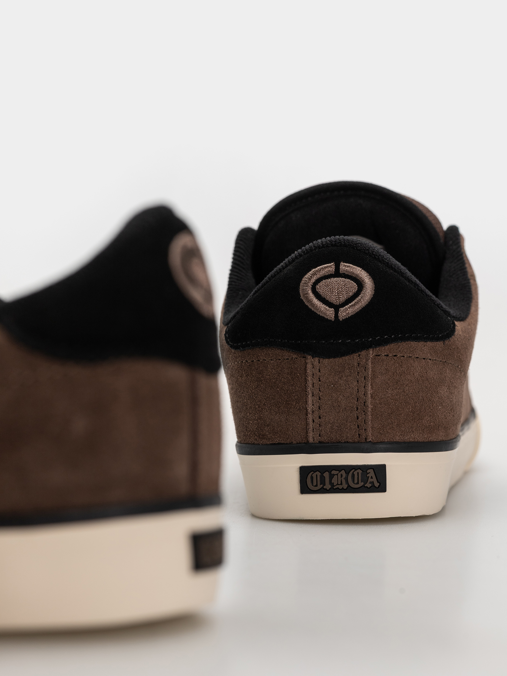 Circa Al 50 Schuhe (dark earth black ivory)