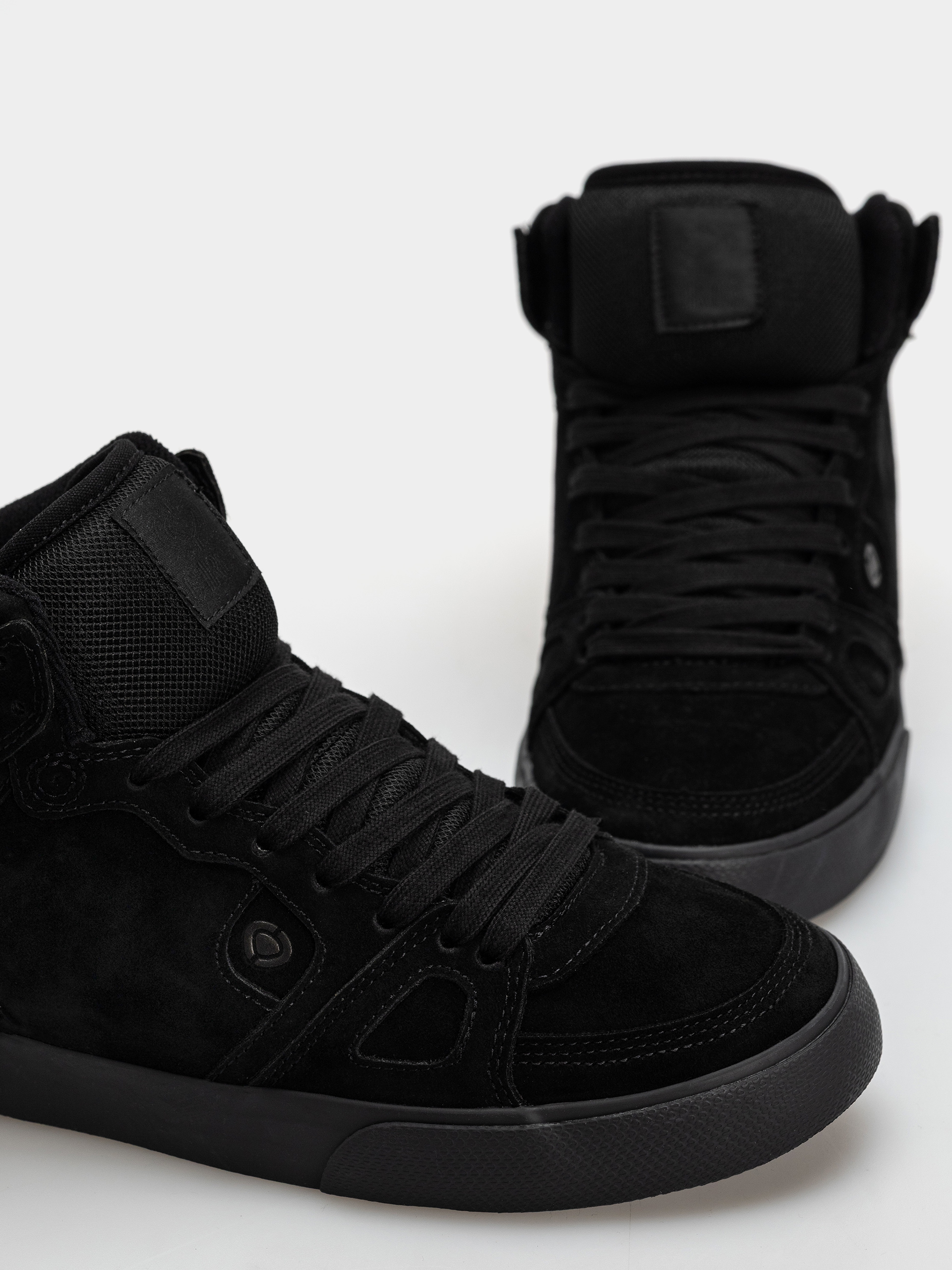 Circa 99 Vulc Hi Shoes (black)