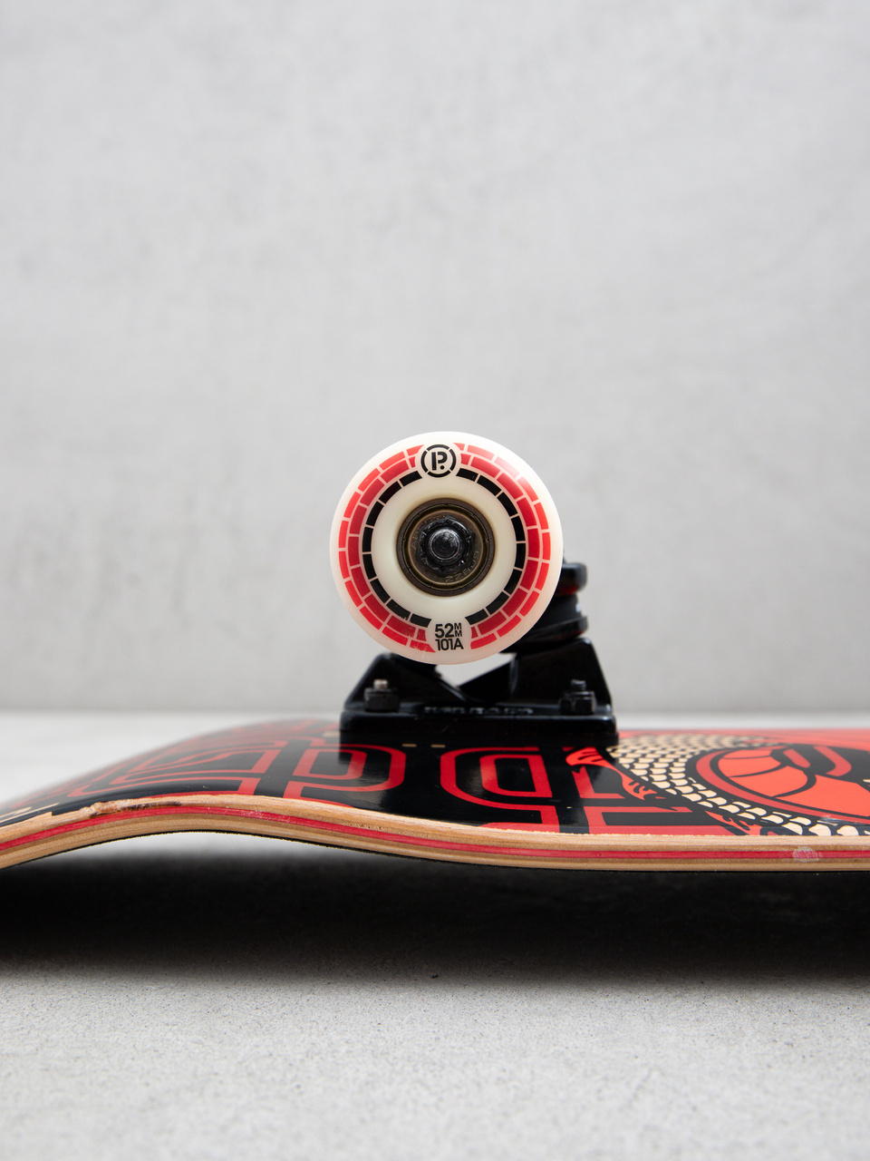 Cartel Skateboards Draak Skateboard (red)