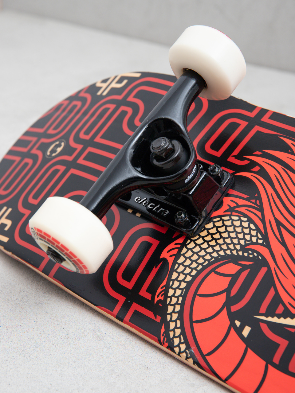 Cartel Skateboards Draak Skateboard (red)