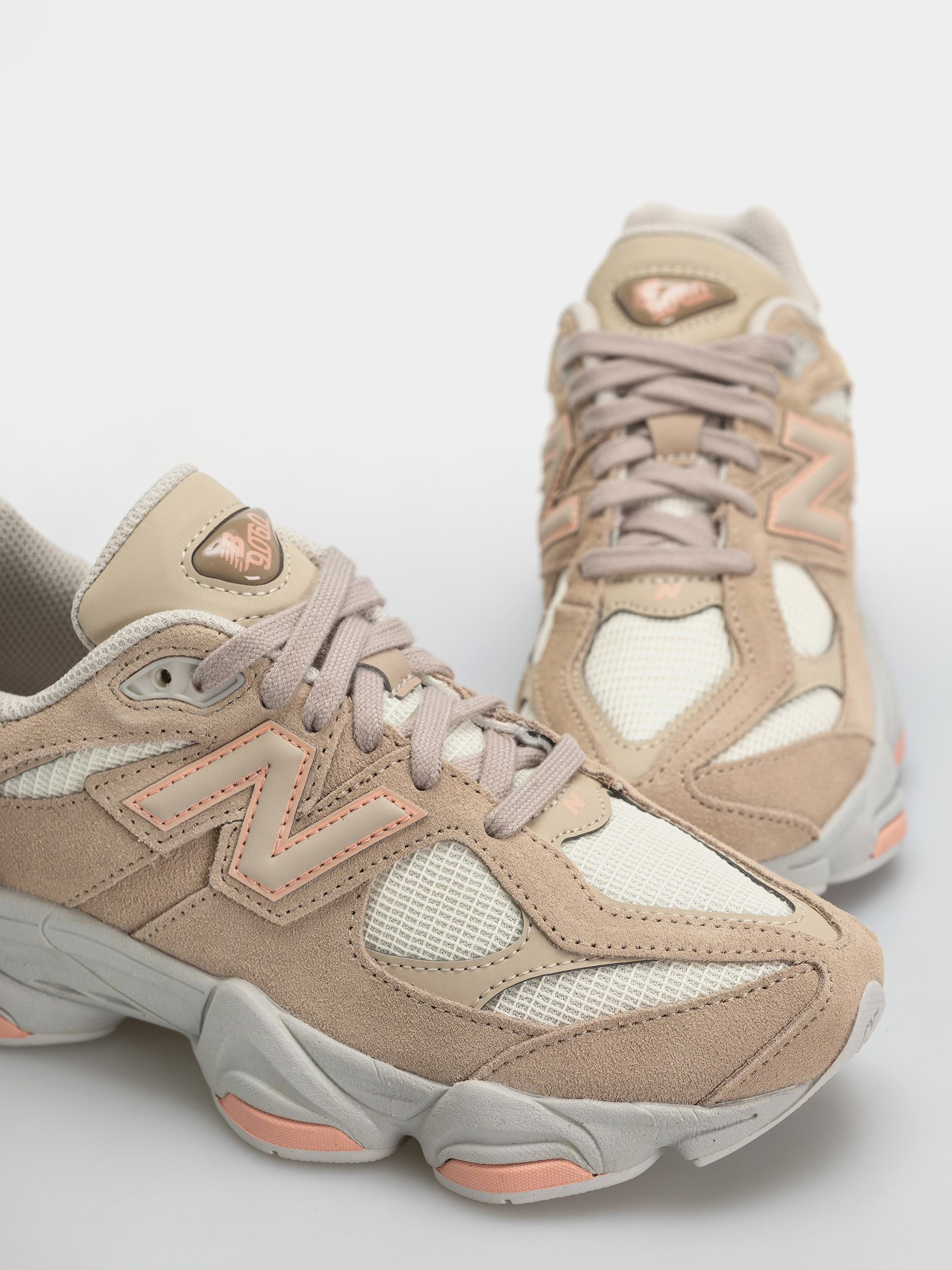 New Balance 9060 JR Shoes (mindful grey/pink lemonade)