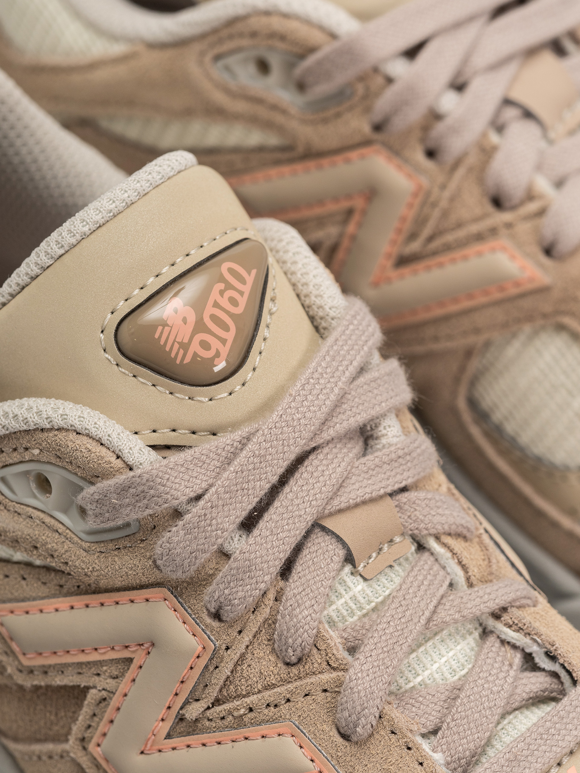 New Balance 9060 JR Shoes (mindful grey/pink lemonade)